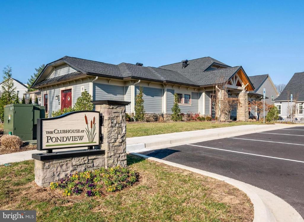 PONDVIEW - Residential