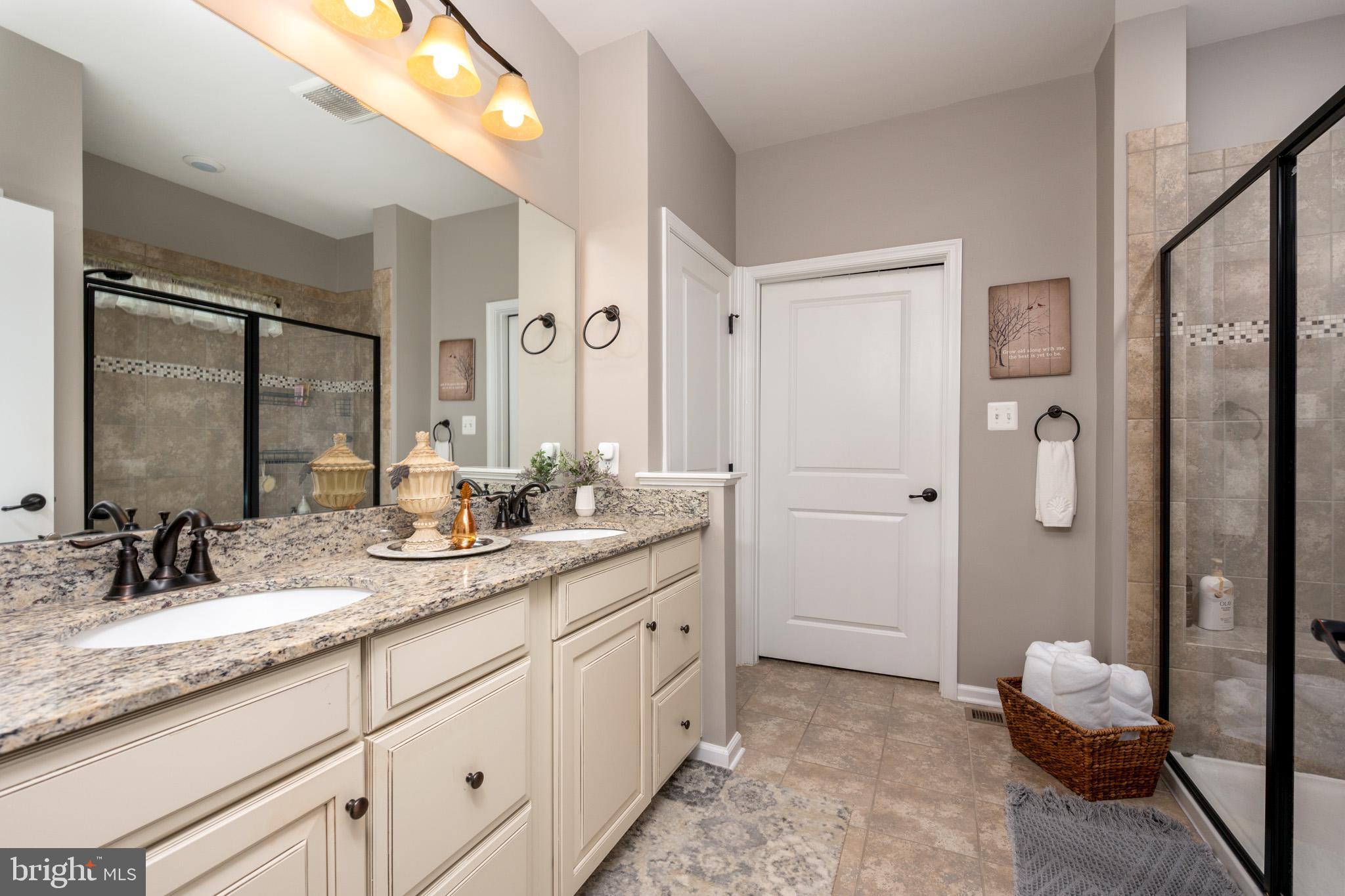 PONDVIEW - Residential