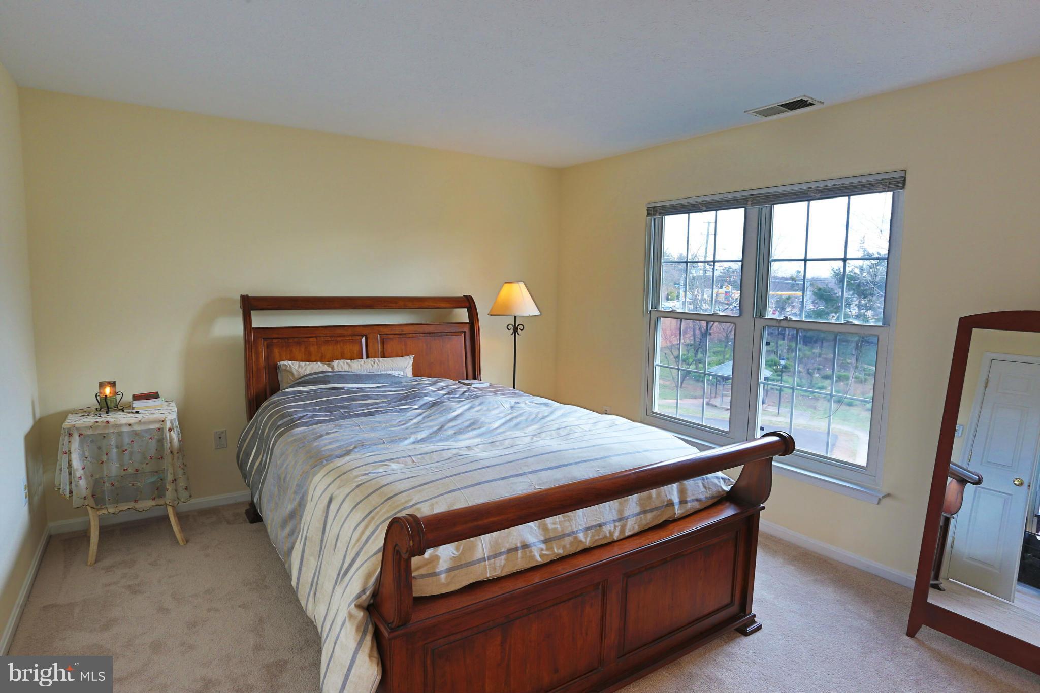 FAIRVIEW SQUARE - Residential