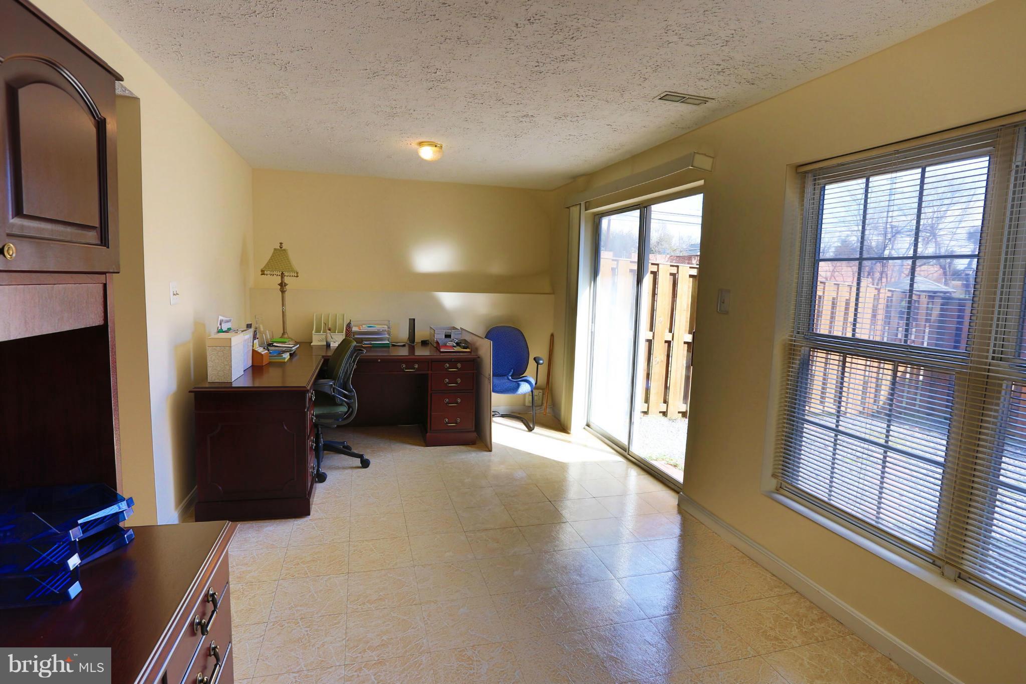 FAIRVIEW SQUARE - Residential