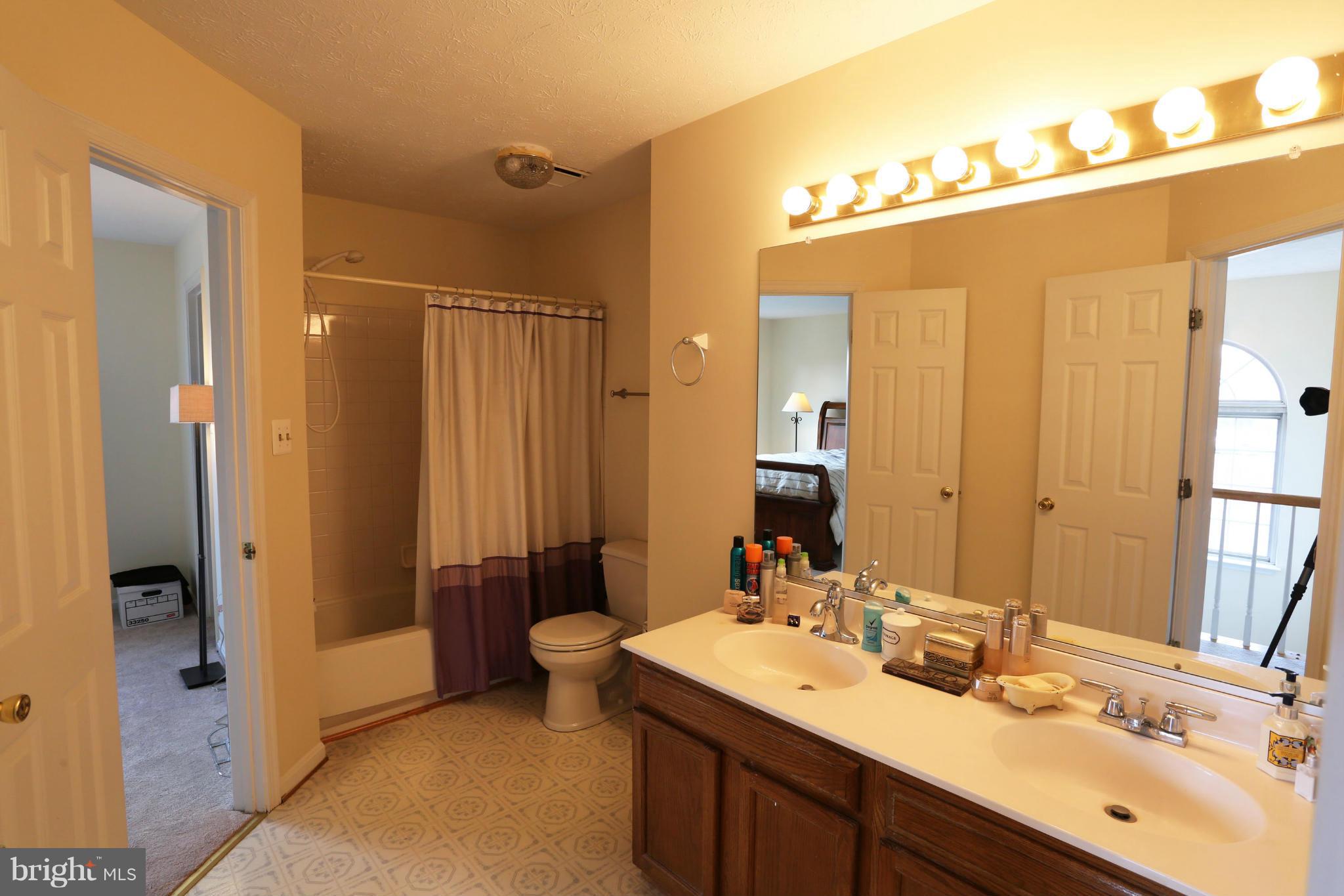 FAIRVIEW SQUARE - Residential