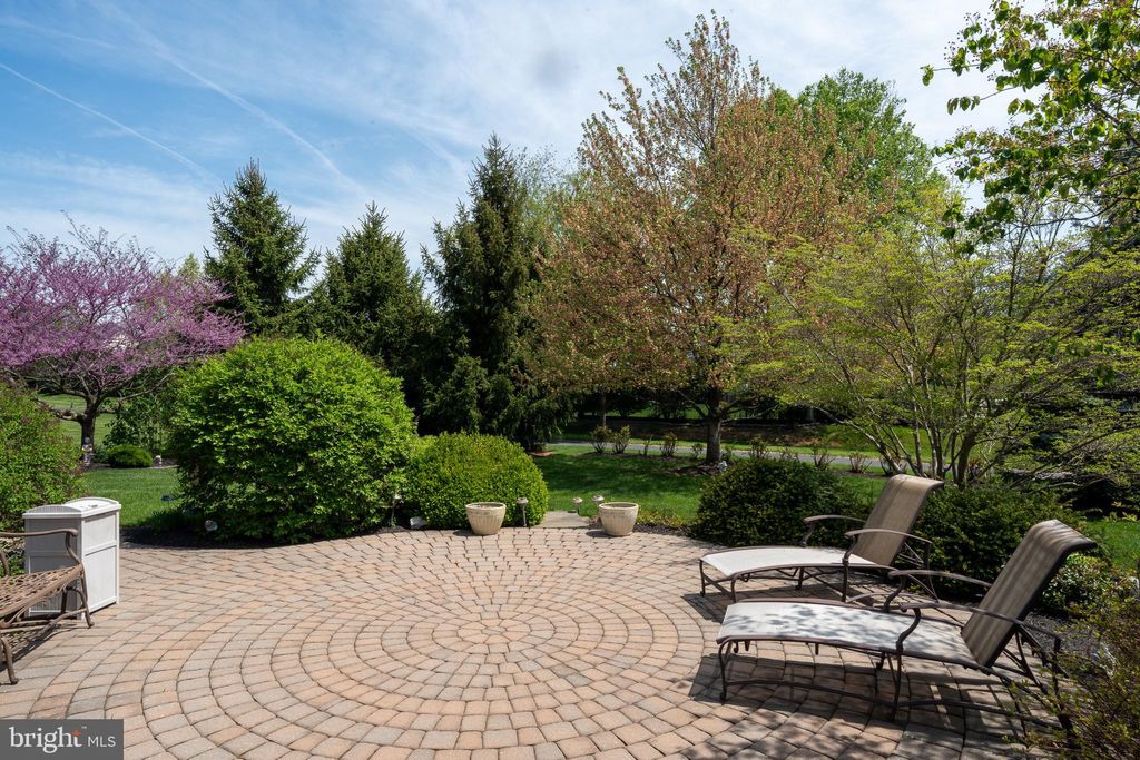 Photo of 905 Sloan Street, LITITZ, PA 17543 (MLS # PALA2076104)
