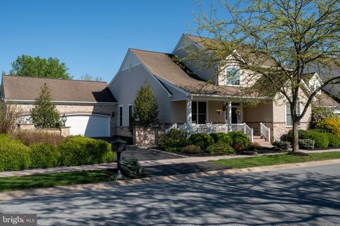 Photo of 905 Sloan Street, LITITZ, PA 17543 (MLS # PALA2076104)