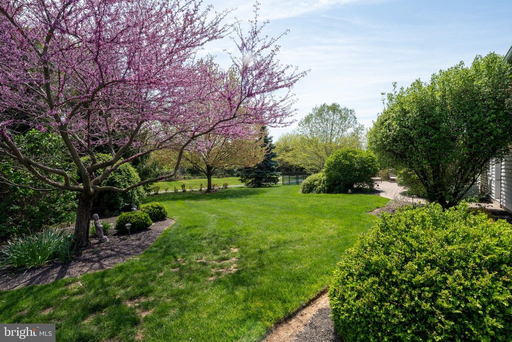 Photo of 905 Sloan Street, LITITZ, PA 17543 (MLS # PALA2076104)