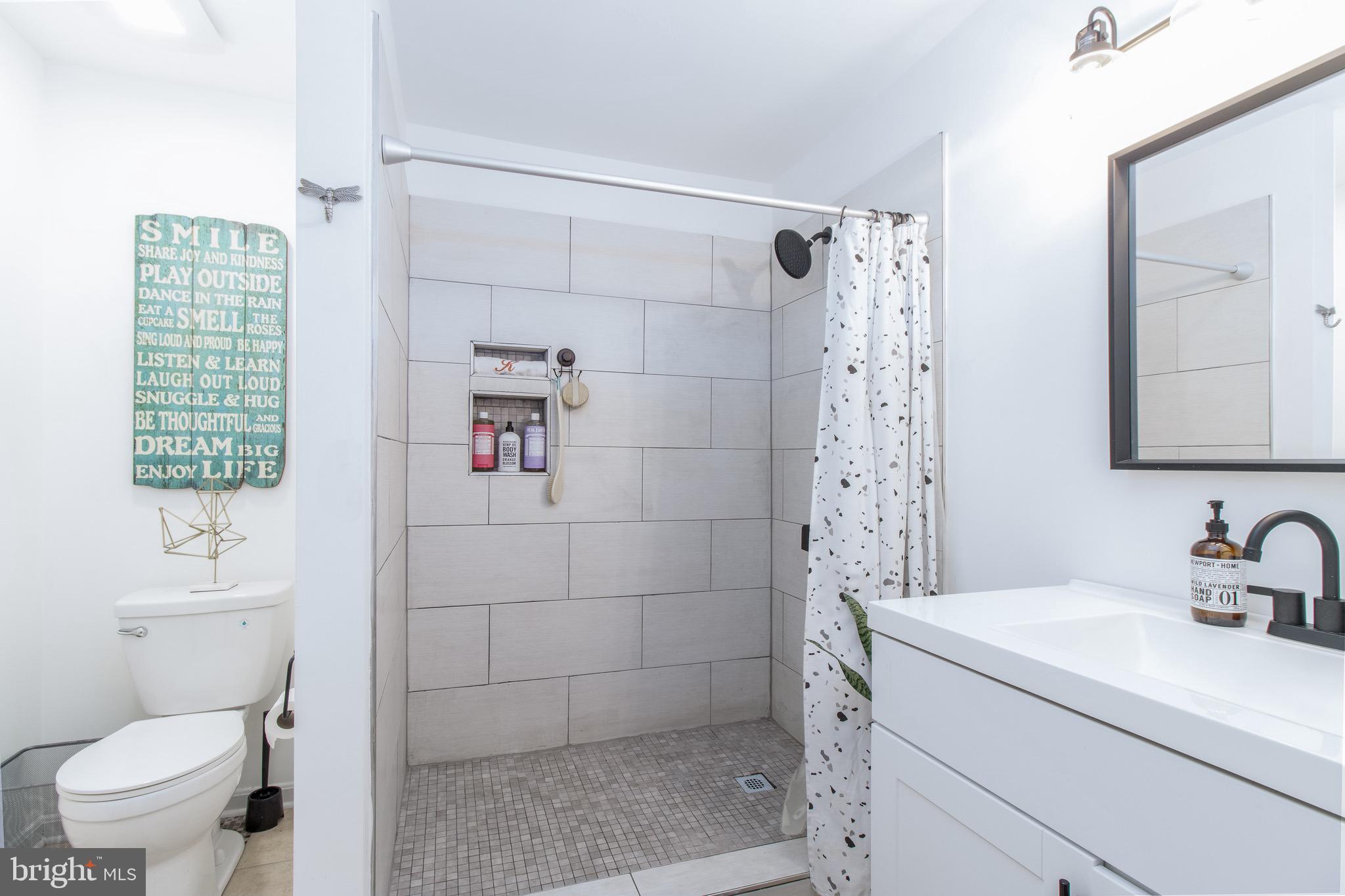 LAKE POINTE CONDOMINIUMS - Residential