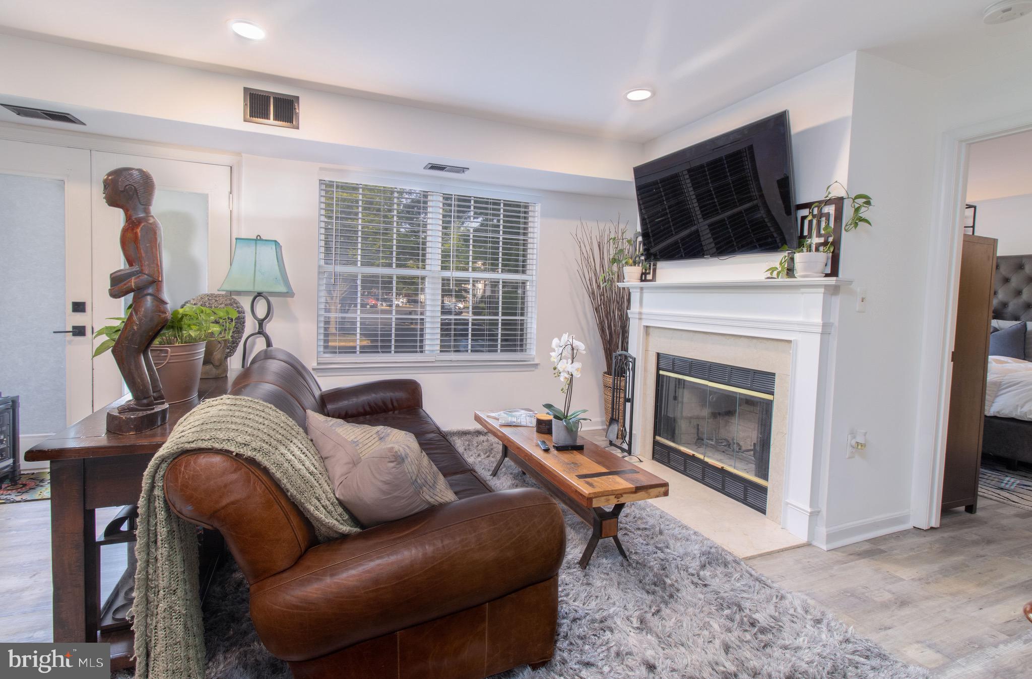 LAKE POINTE CONDOMINIUMS - Residential