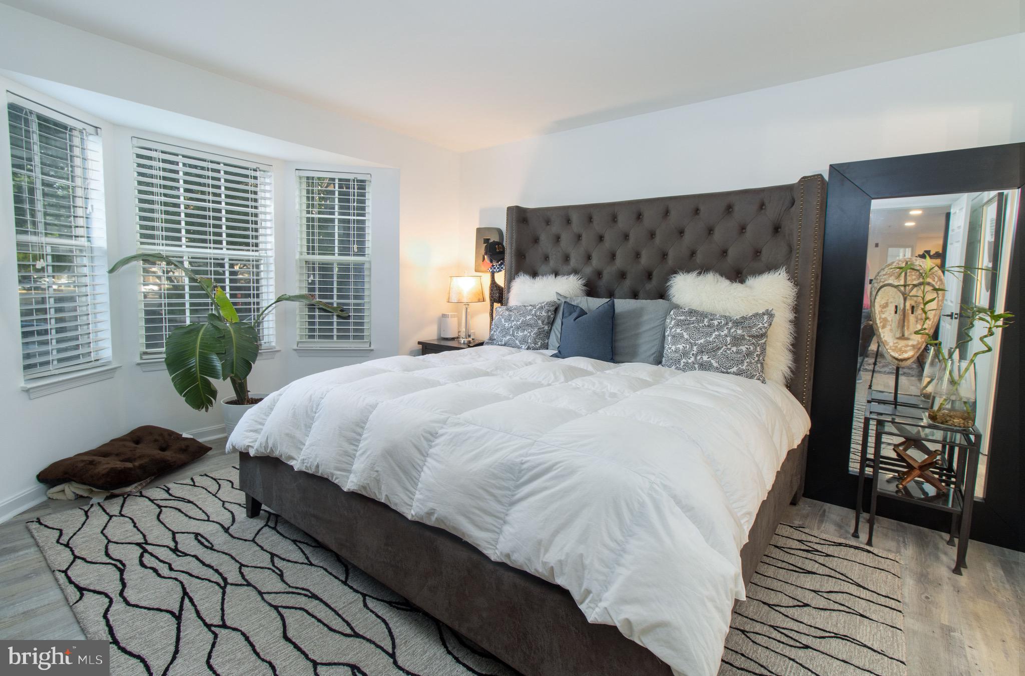 LAKE POINTE CONDOMINIUMS - Residential