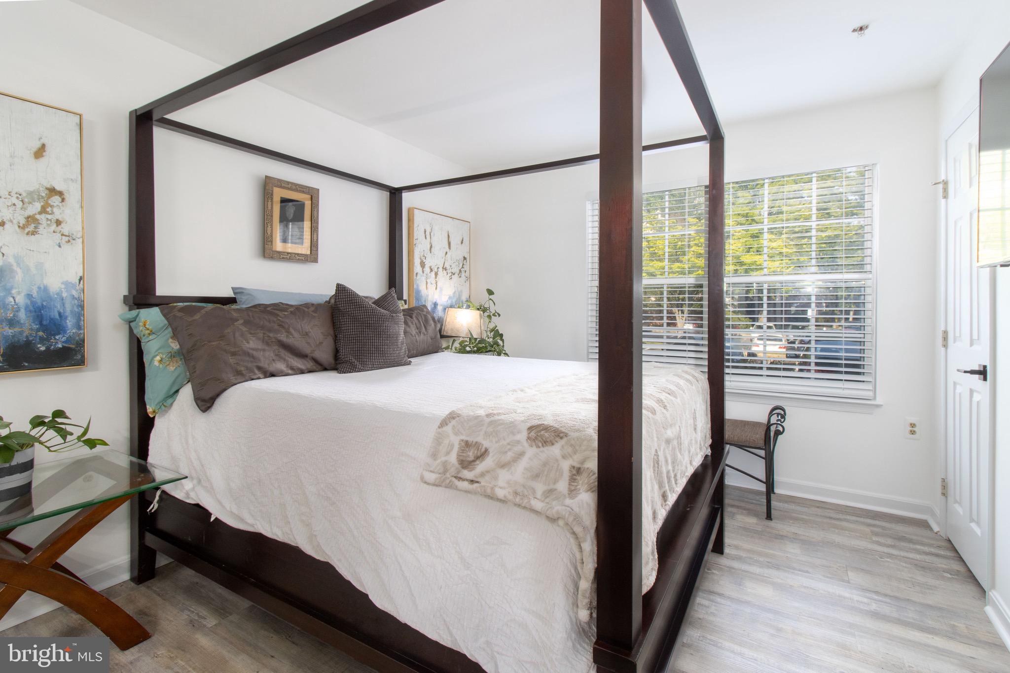 LAKE POINTE CONDOMINIUMS - Residential