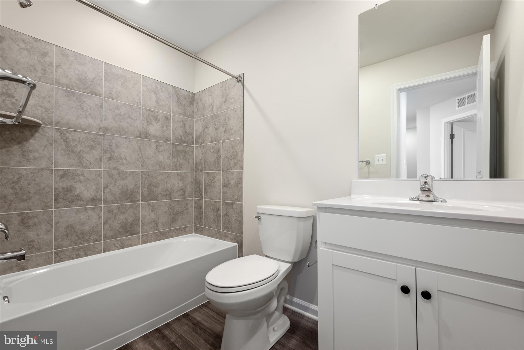 RED CLOVER MEADOWS - Residential Lease