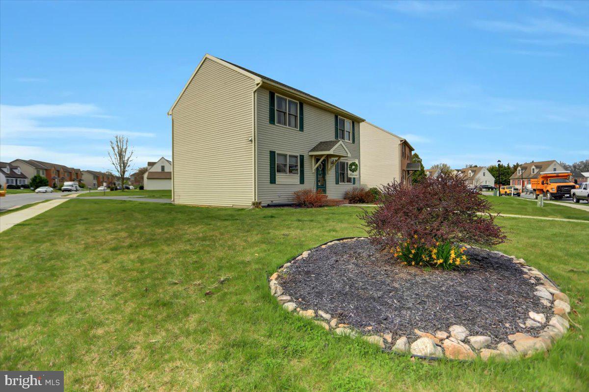 NICHOLSON SQUARE - Residential