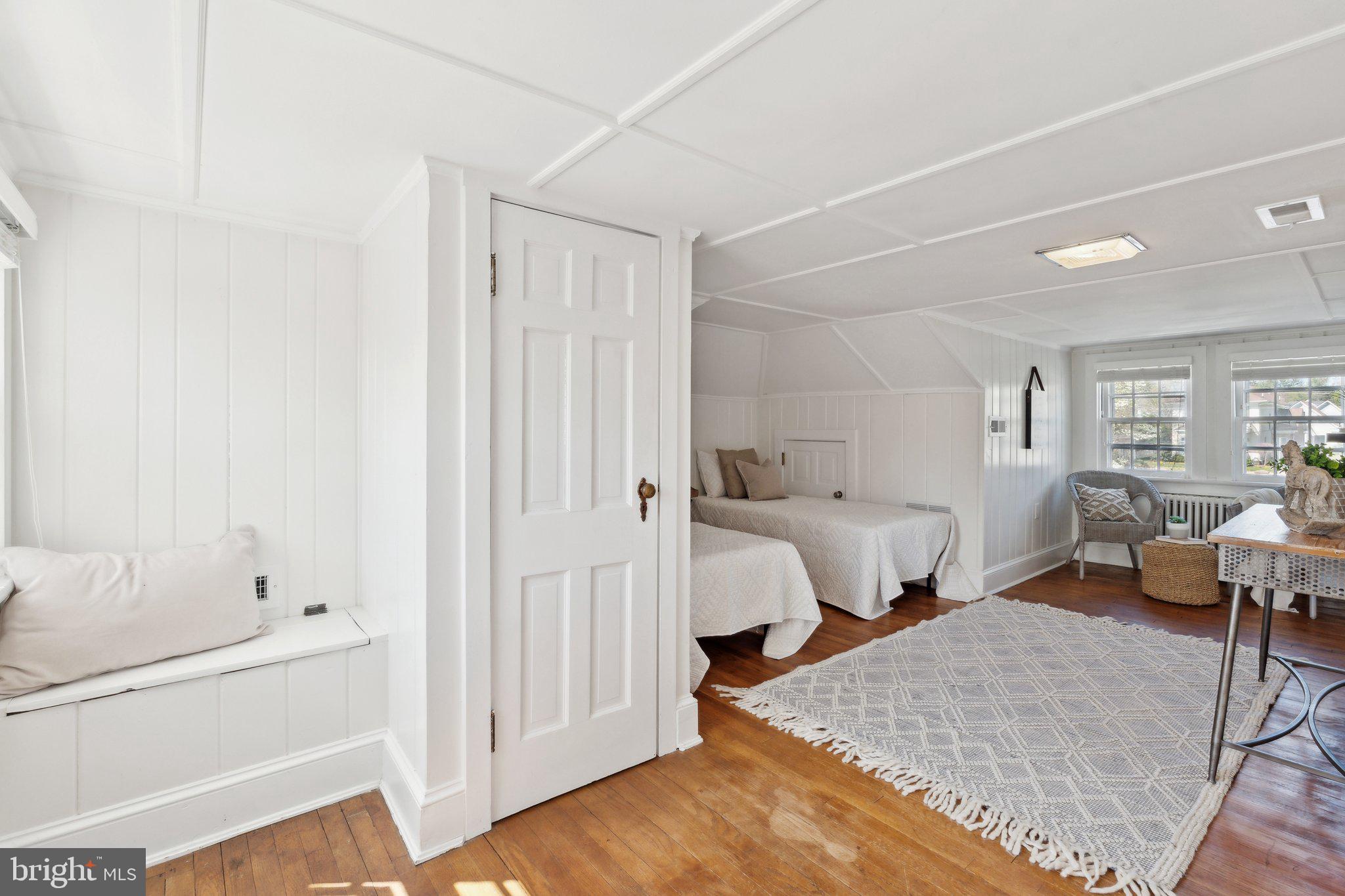 LEESBURG - Residential