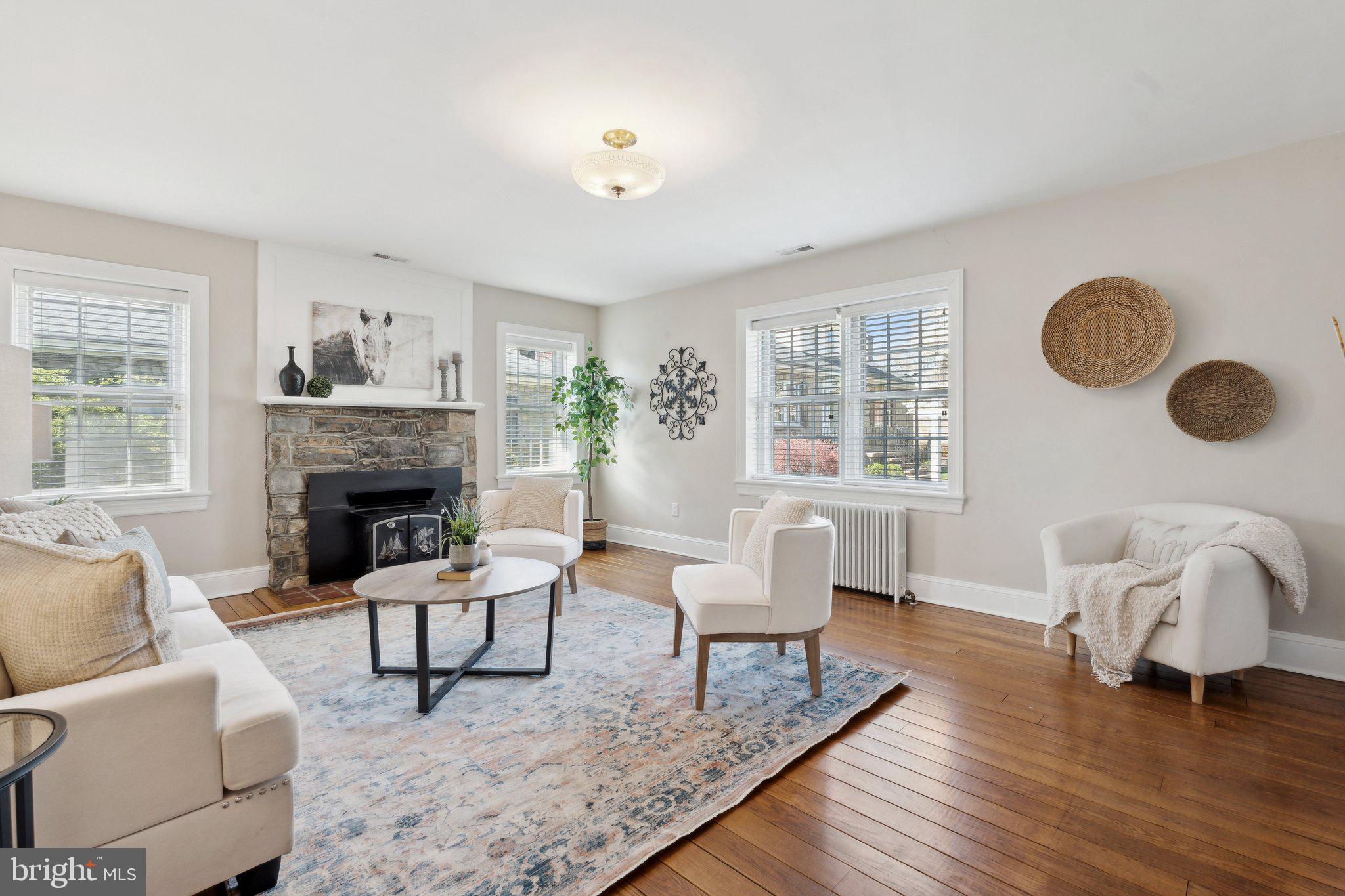 LEESBURG - Residential