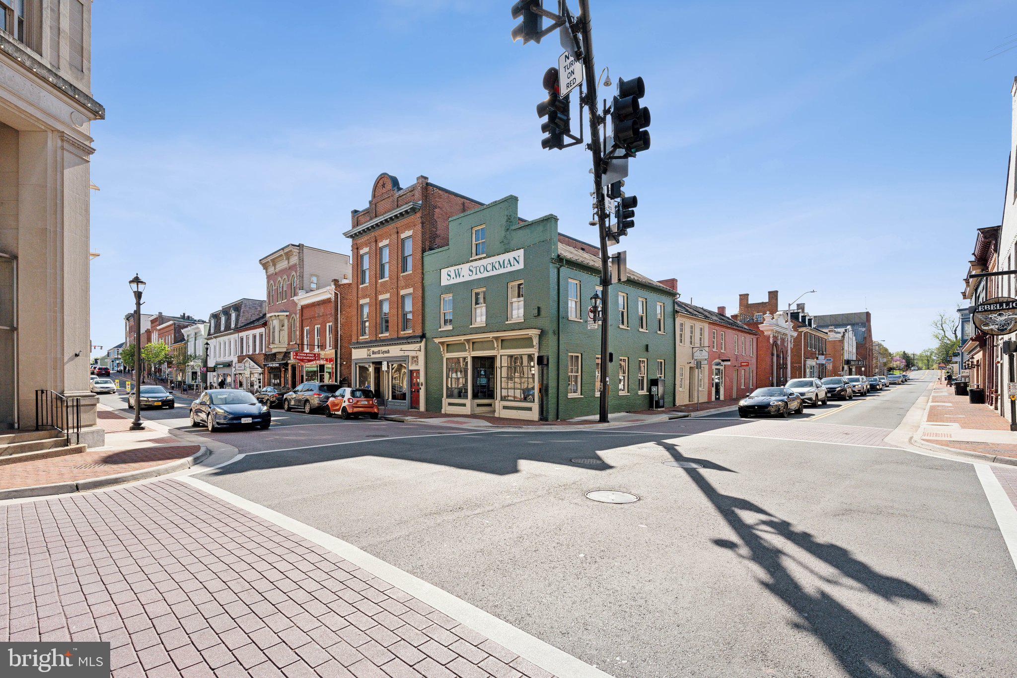 LEESBURG - Residential