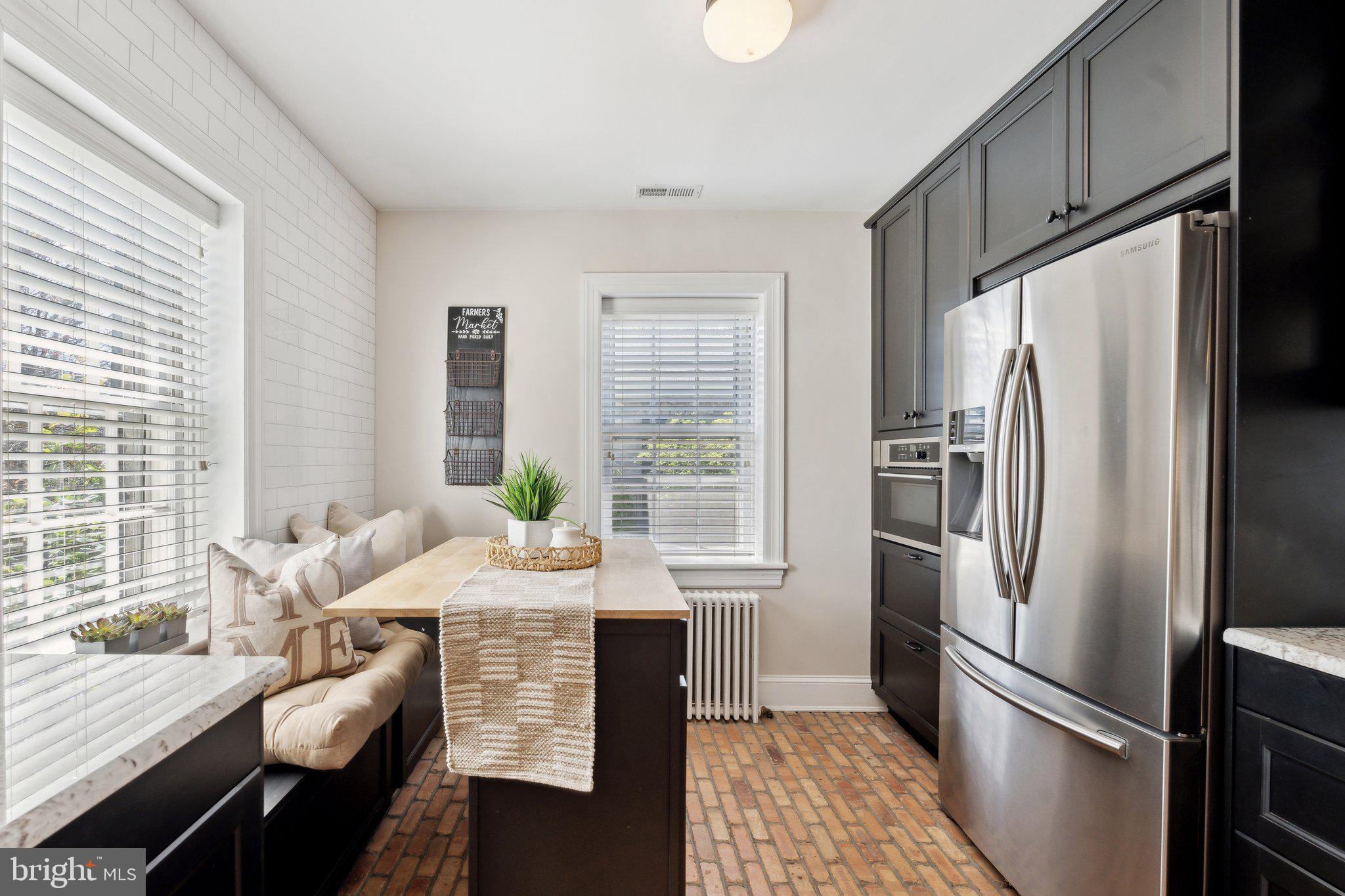 LEESBURG - Residential