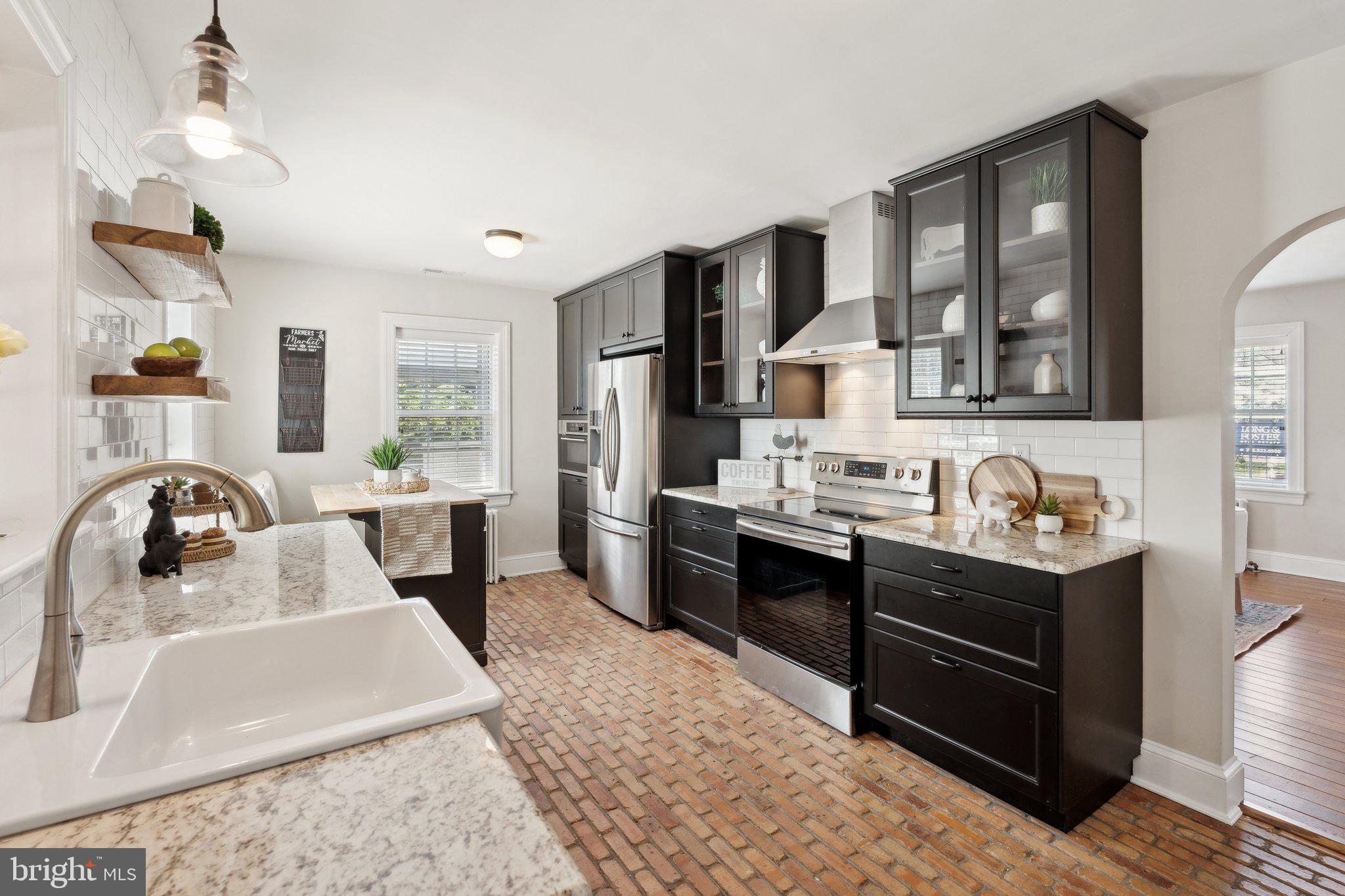 LEESBURG - Residential