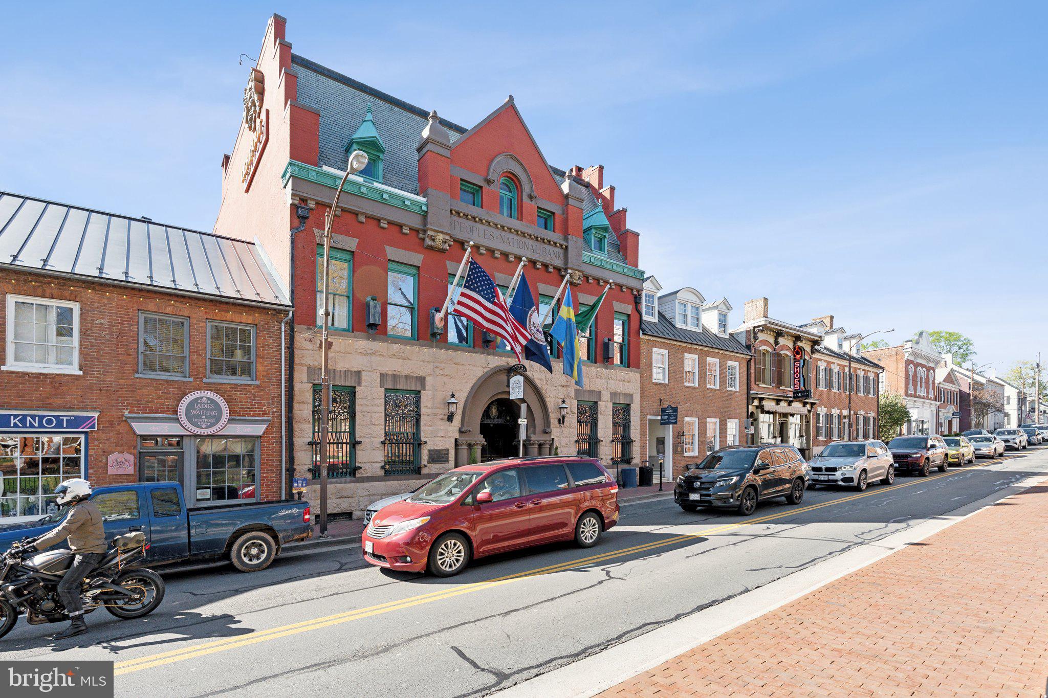 LEESBURG - Residential