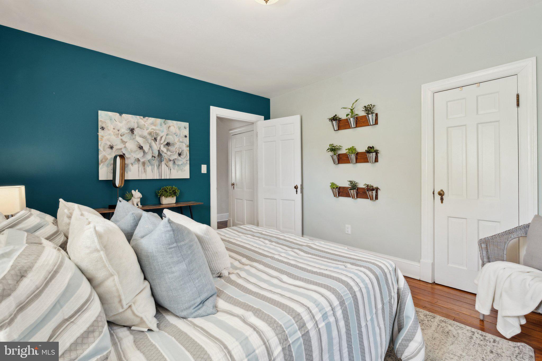 LEESBURG - Residential