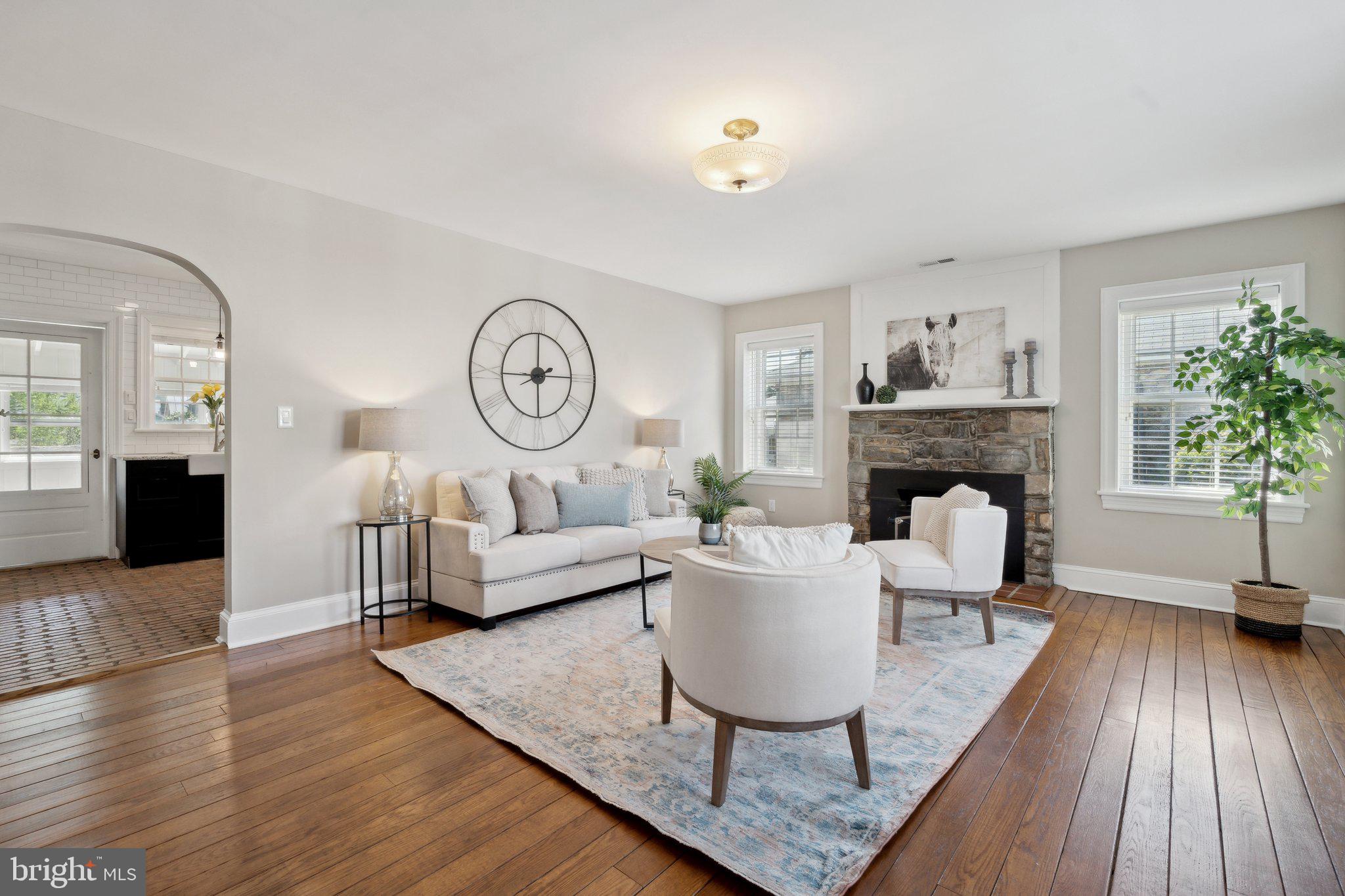 LEESBURG - Residential