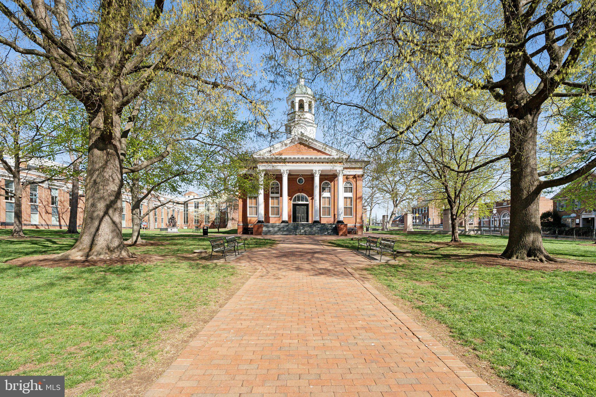 LEESBURG - Residential