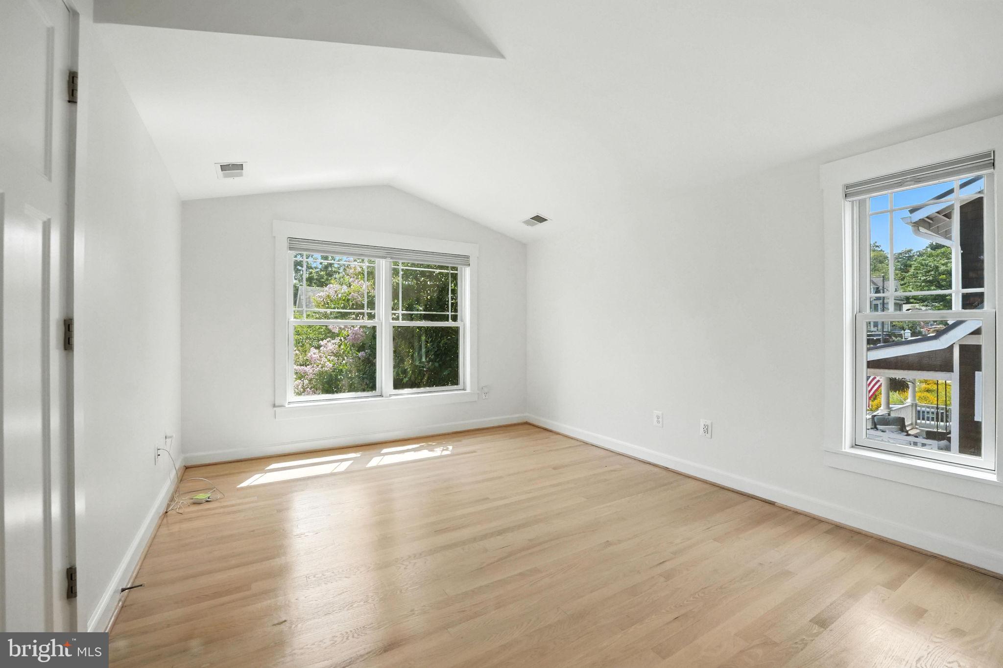 DEL RAY - Residential