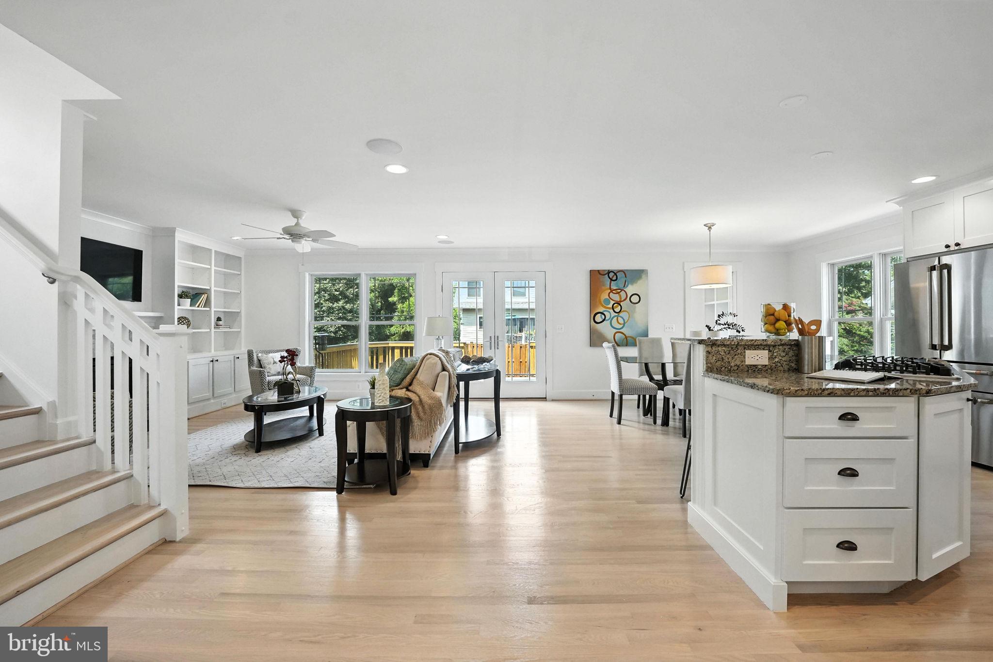 11 W DEL RAY AVENUE