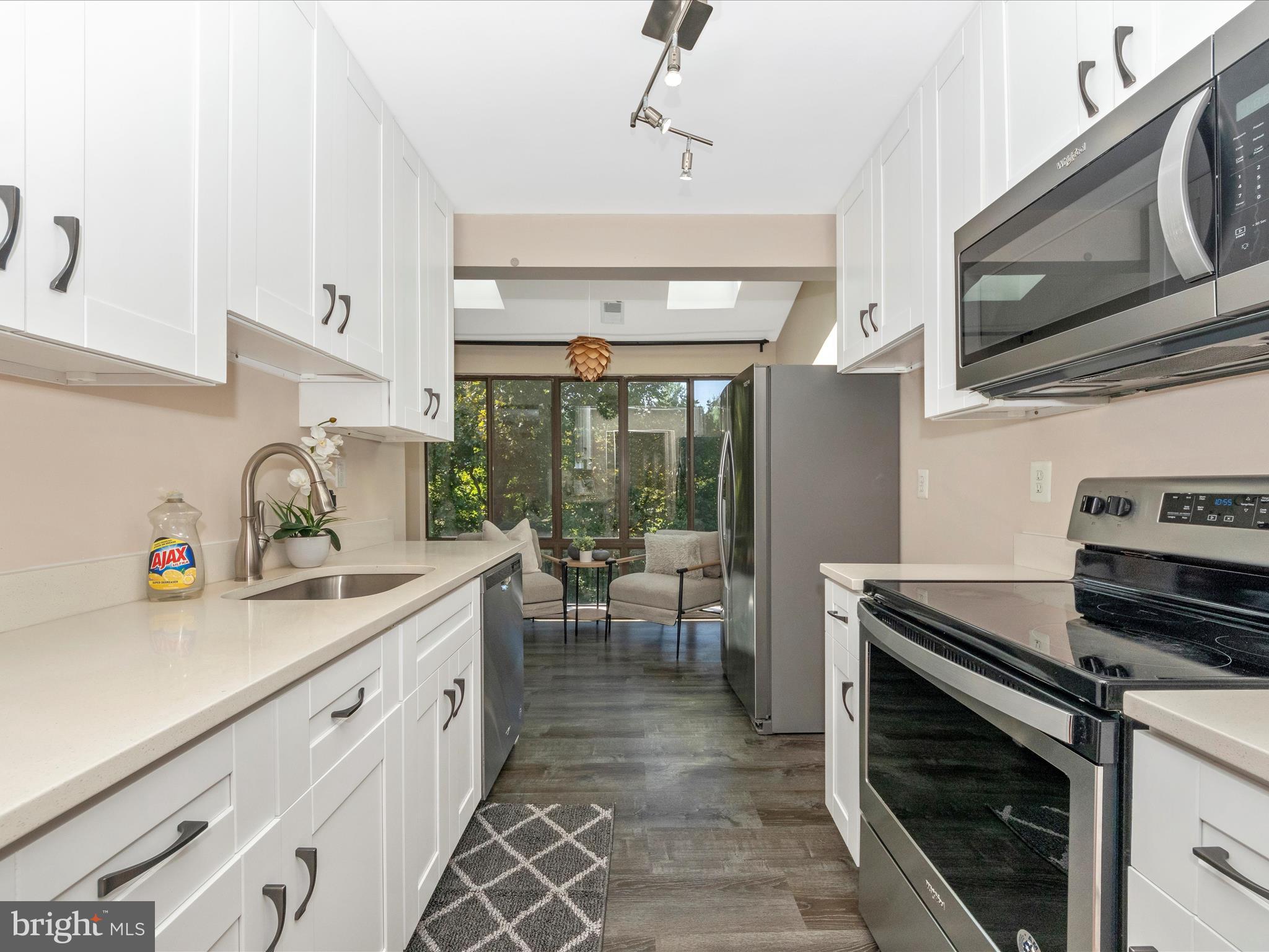 MALLARD COVE CONDOMINIUMS - Residential