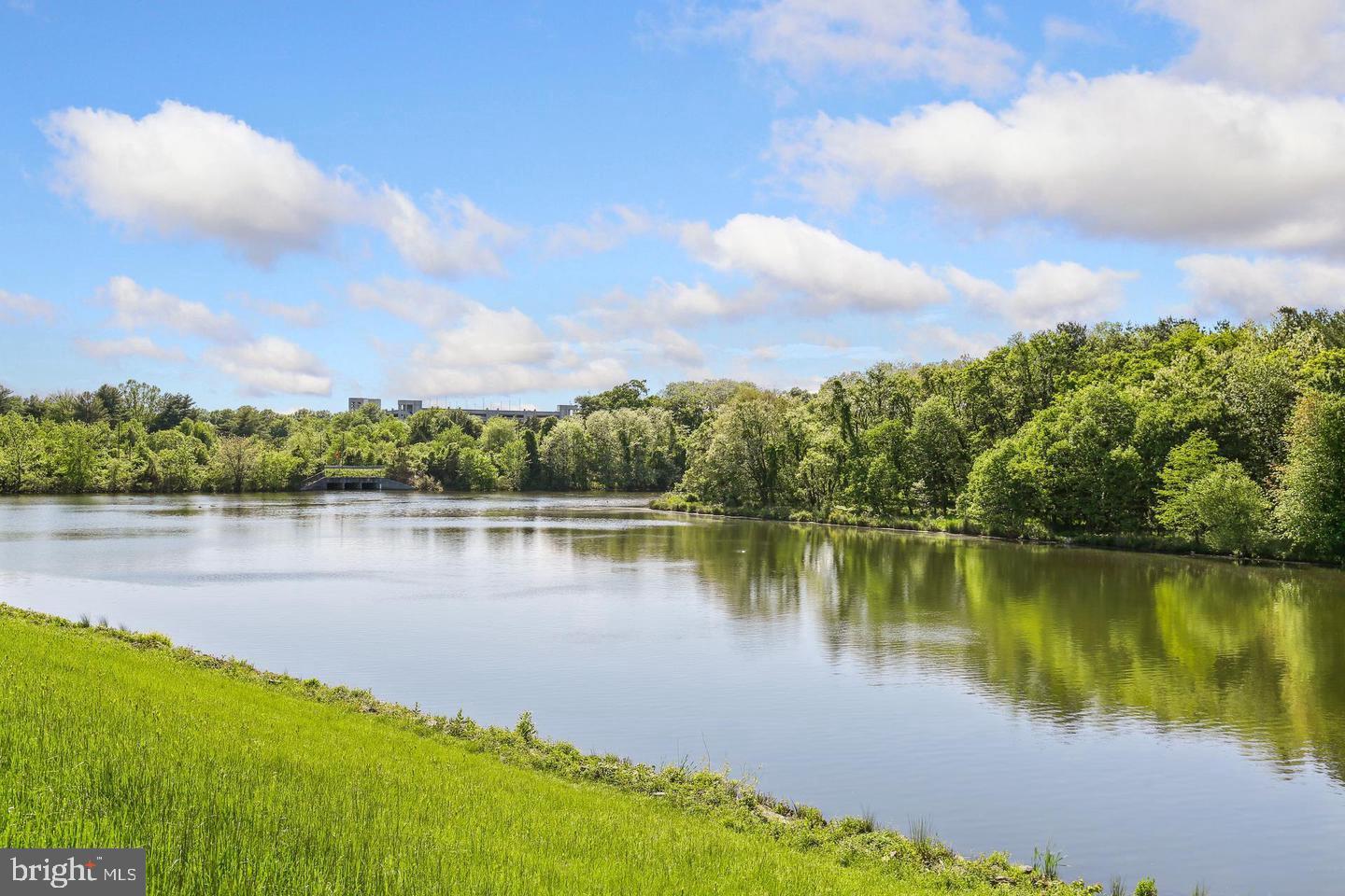 MALLARD COVE CONDOMINIUMS - Residential