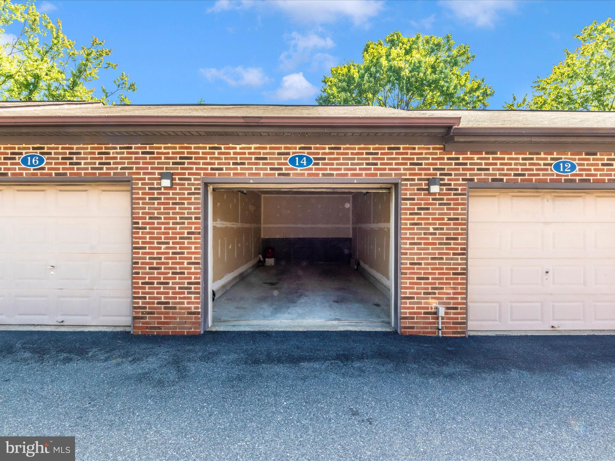 MALLARD COVE CONDOMINIUMS - Residential