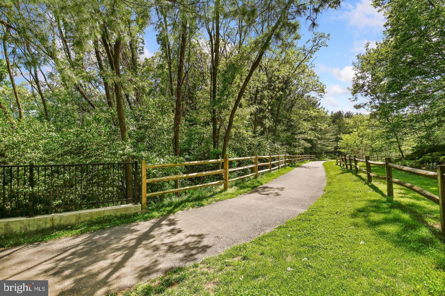 MALLARD COVE CONDOMINIUMS - Residential