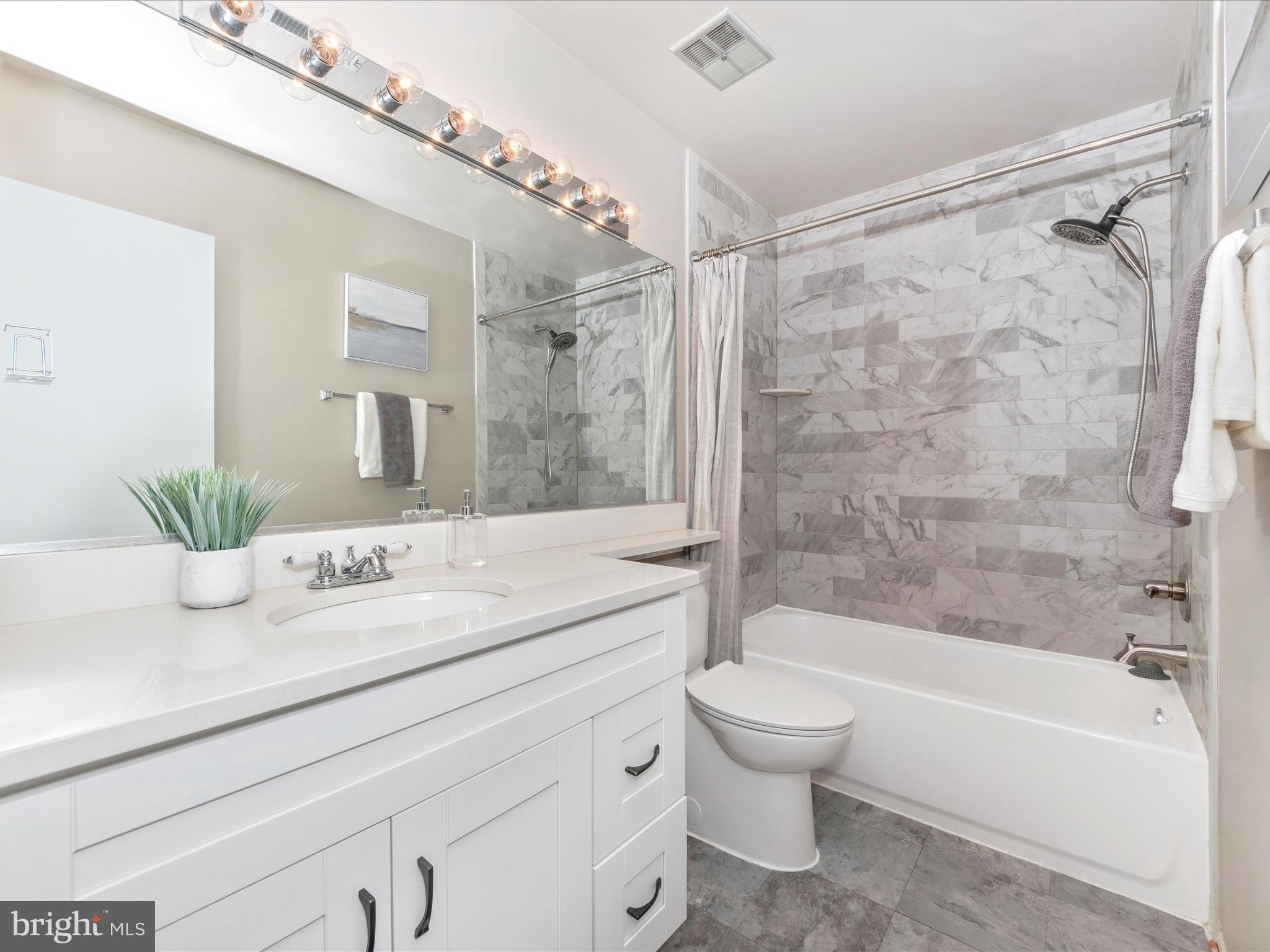 MALLARD COVE CONDOMINIUMS - Residential