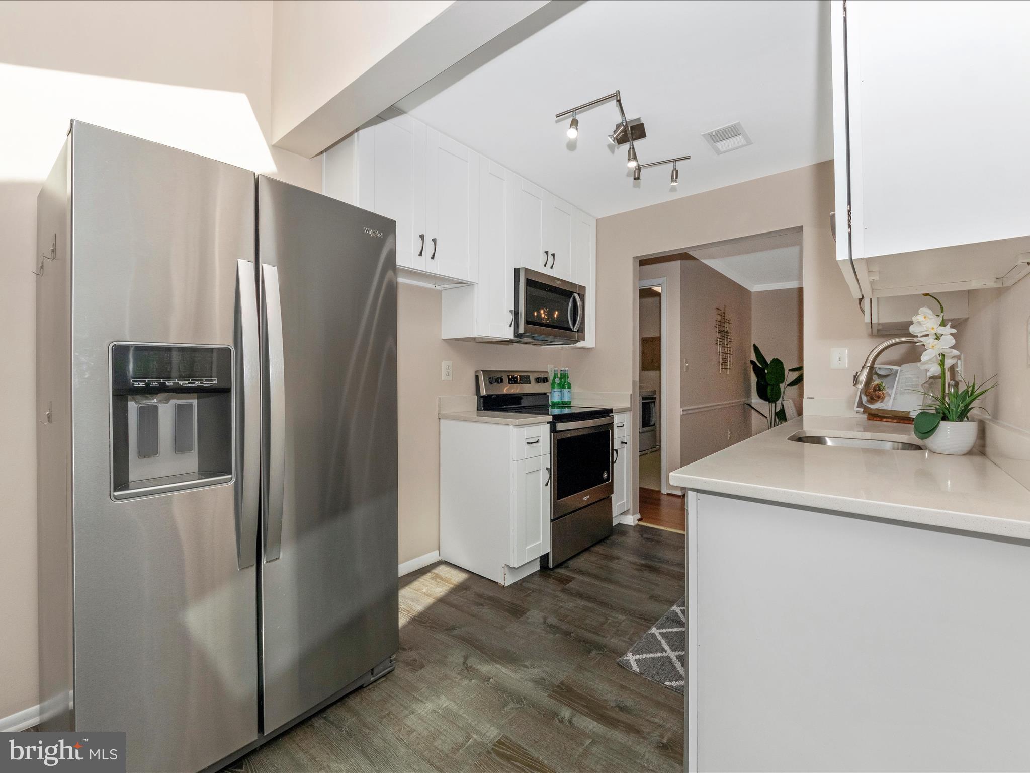 MALLARD COVE CONDOMINIUMS - Residential