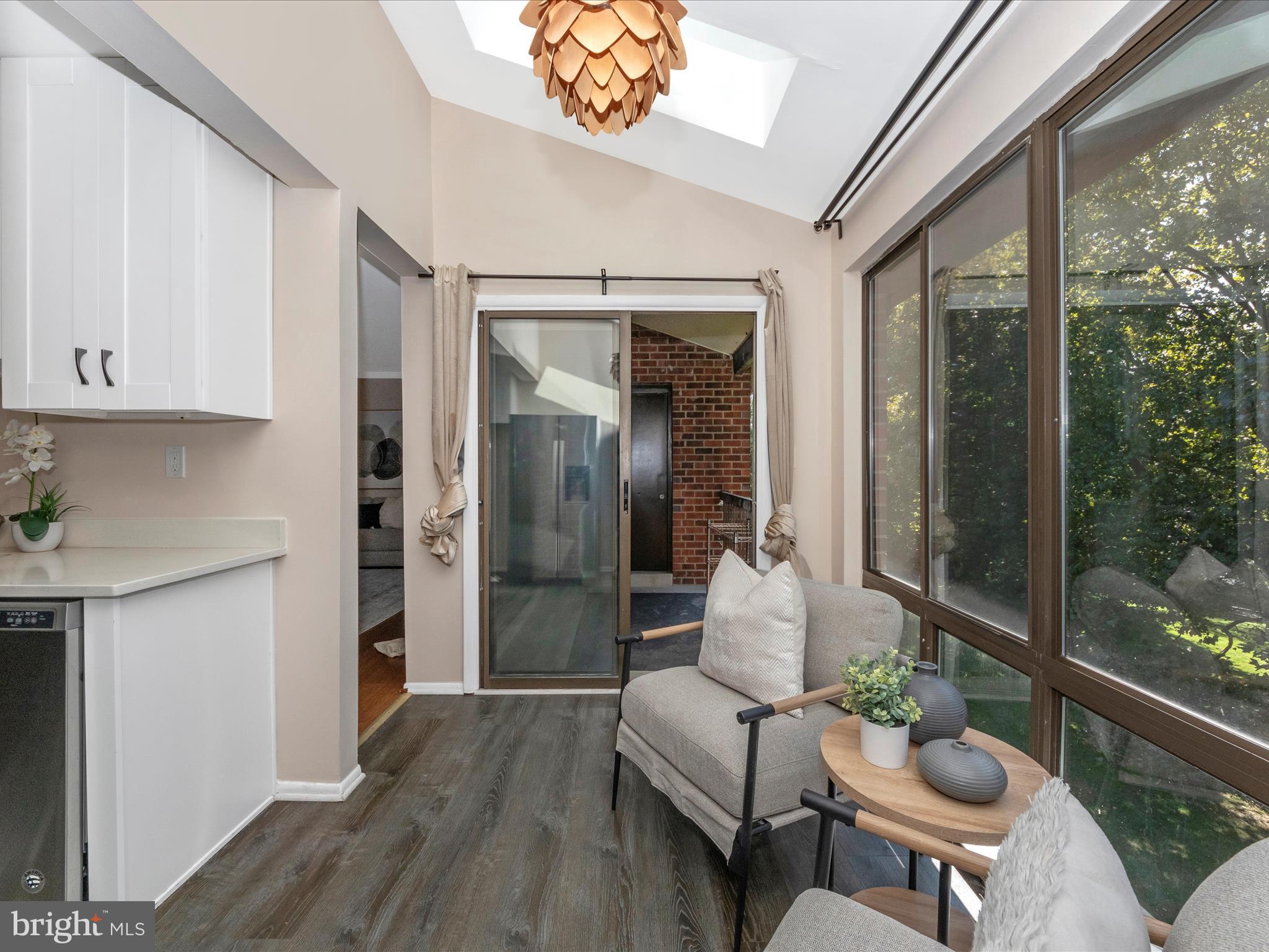 MALLARD COVE CONDOMINIUMS - Residential