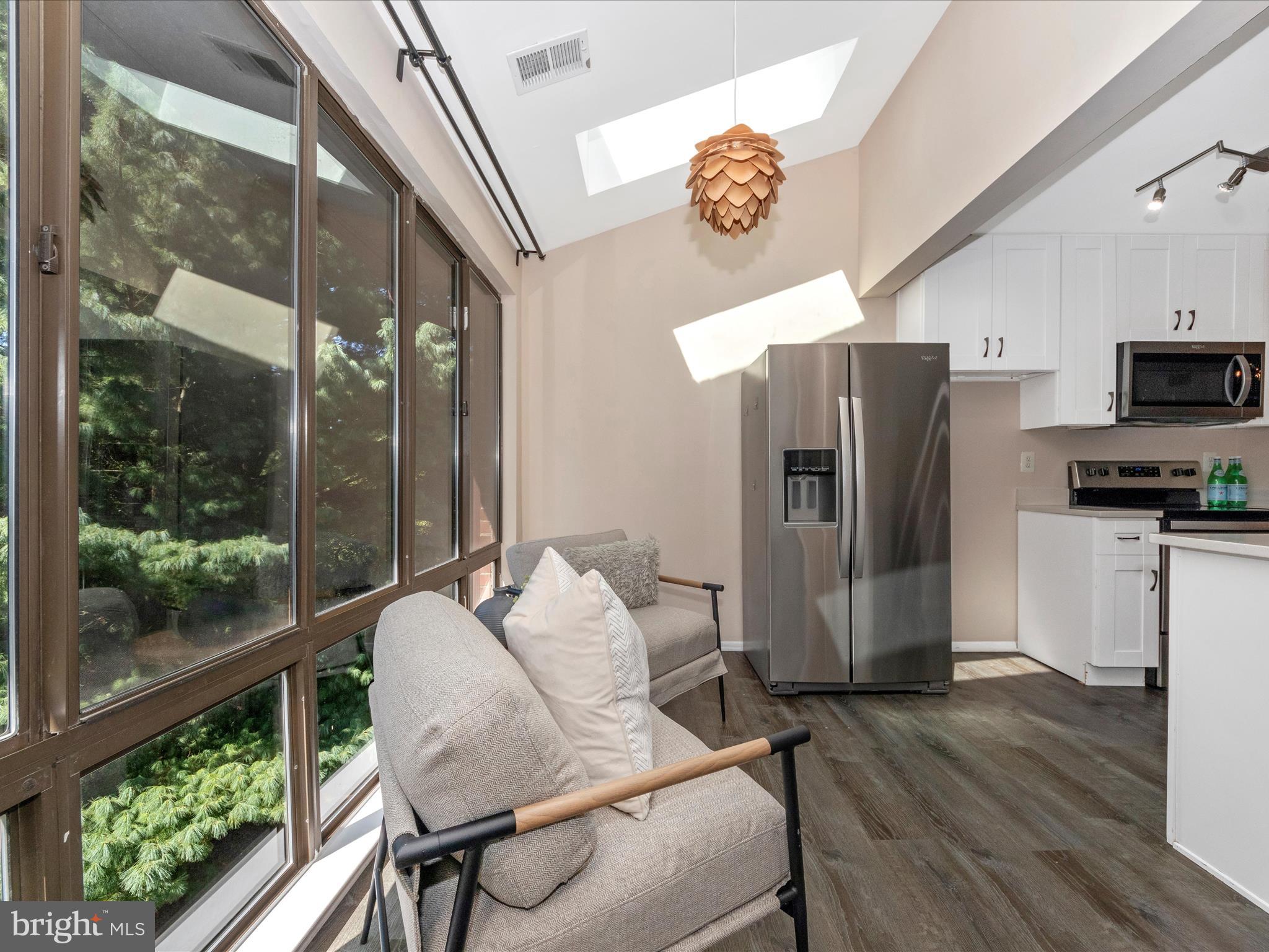 MALLARD COVE CONDOMINIUMS - Residential