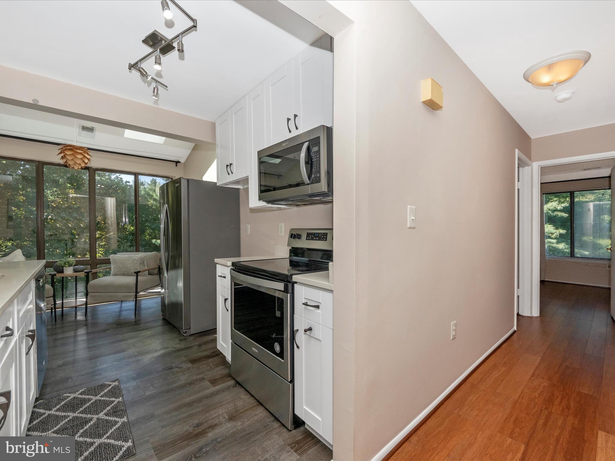 MALLARD COVE CONDOMINIUMS - Residential