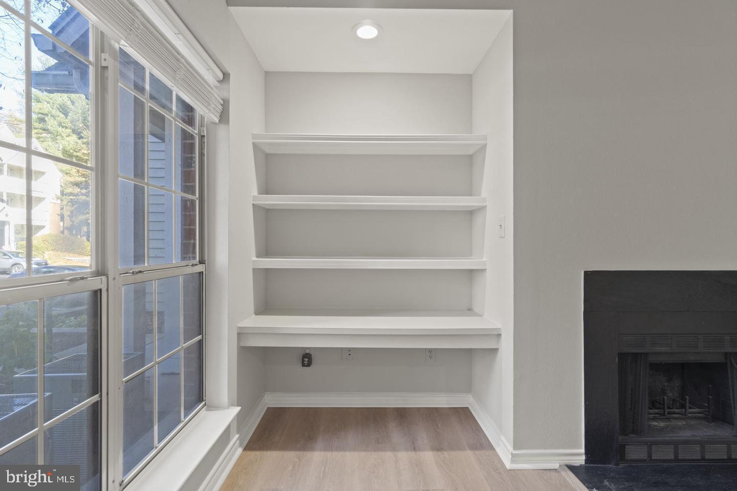 PENDERBROOK SQUARE CONDOMINIUMS - Residential Lease