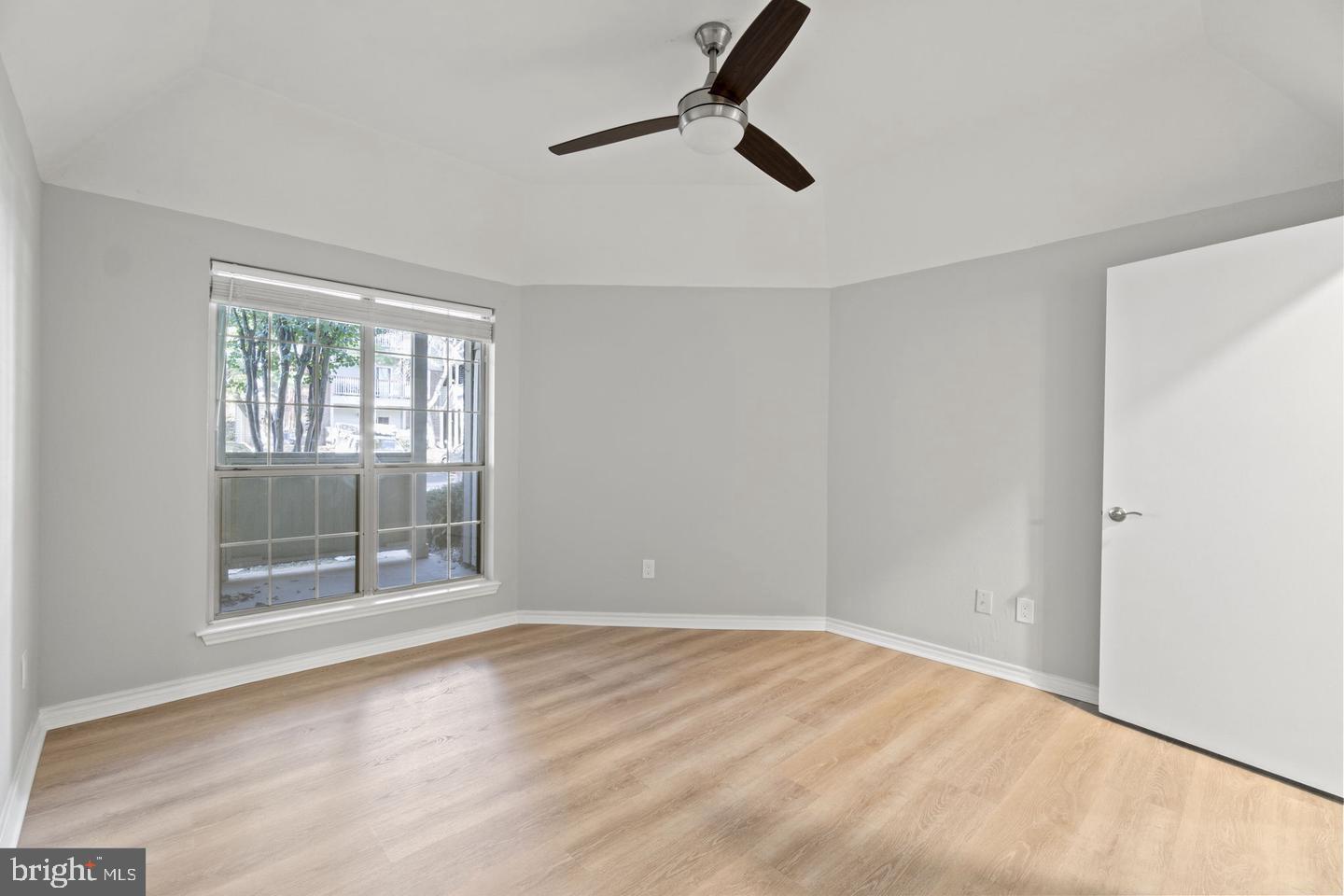 PENDERBROOK SQUARE CONDOMINIUMS - Residential Lease