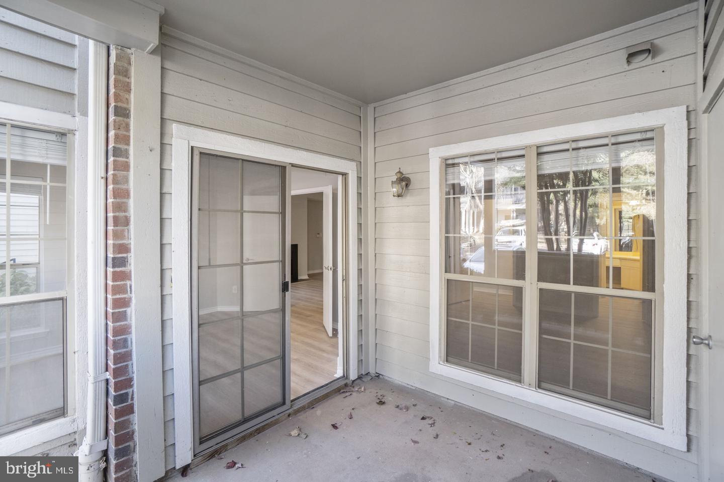 PENDERBROOK SQUARE CONDOMINIUMS - Residential Lease