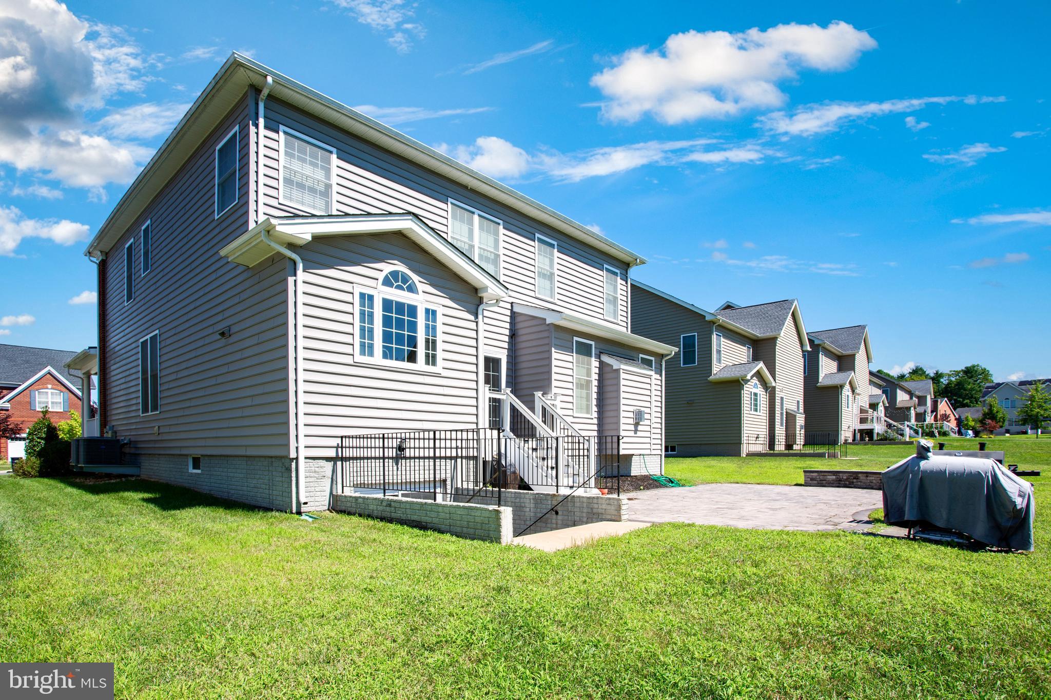 MARLBORO RIDGE - Residential