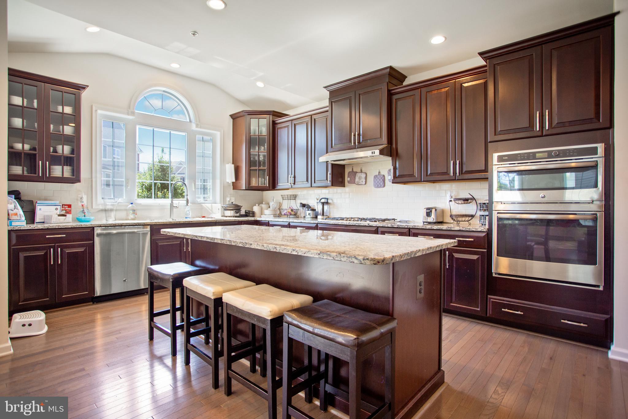 MARLBORO RIDGE - Residential