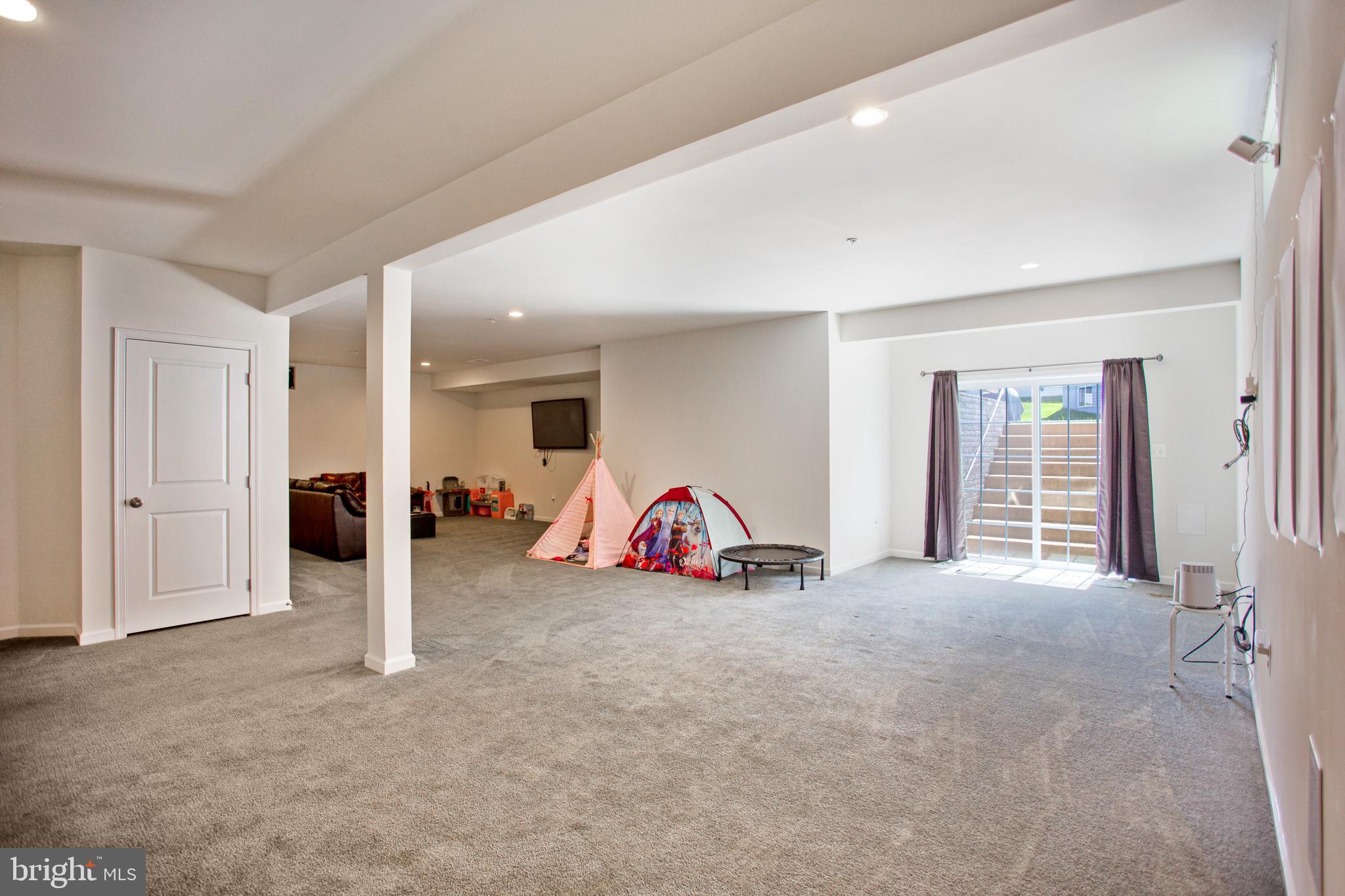 MARLBORO RIDGE - Residential