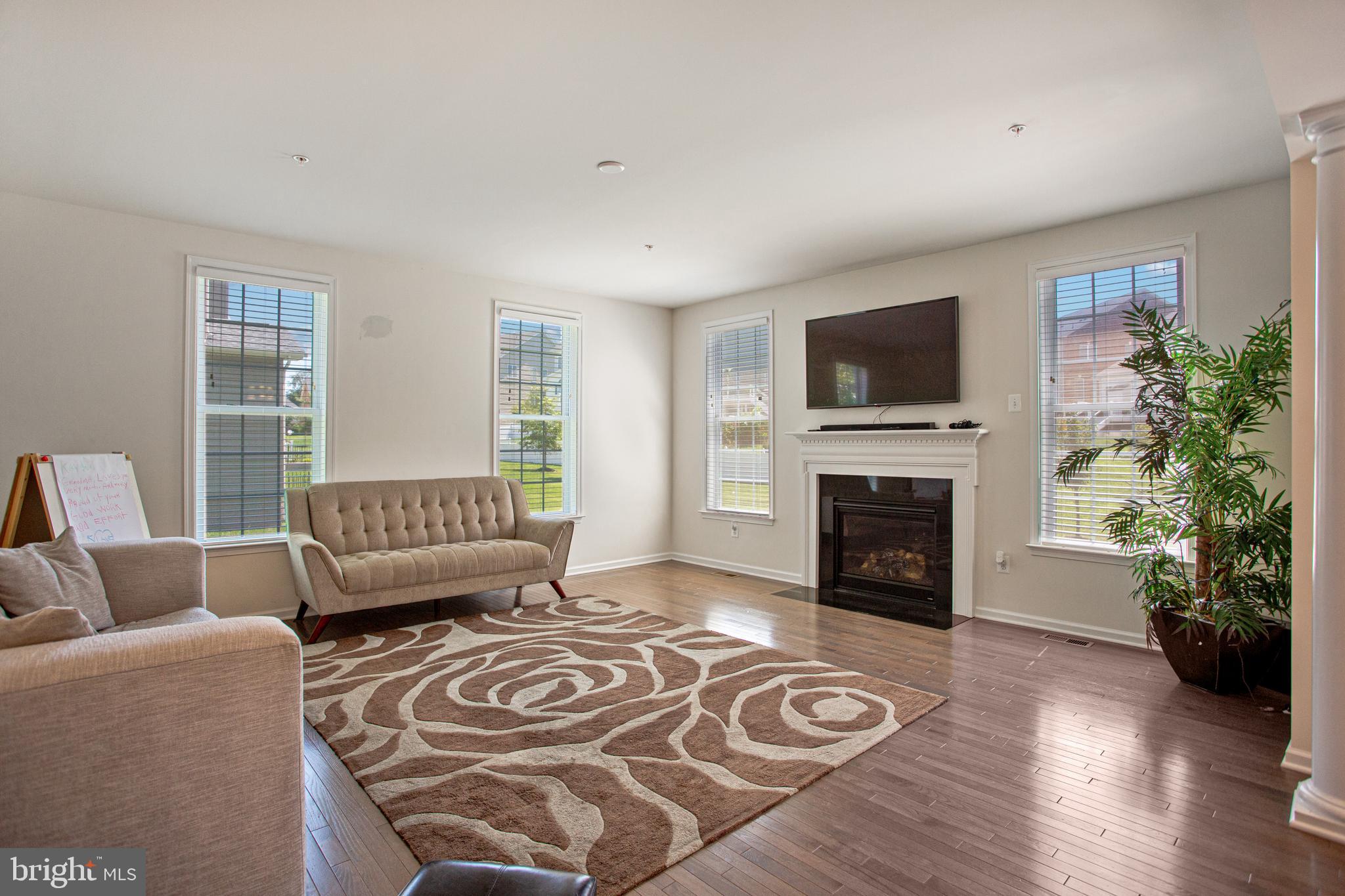 MARLBORO RIDGE - Residential