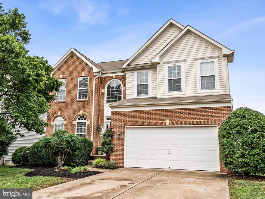 Do you need SPACE??  This home has over 4,400 square feet!  6 Spacious bedrooms, 4.5 baths, fully finished basement!  Hardwood floors on main level, spacious kitchen, large family room with gas fireplace,  living room/dining room, breakfast room & office!   Laundry is upstairs -  master bedroom has cathedral ceilings, large walk-in closet with custom shelving and spacious bathroom with walk-in shower and large soaking tub! Basement is fully finished with full bedroom, full bath, another family room,  2 more rooms and small kitchenette!  Backyard features a large deck and a great flat yard that backs to common area.   The Falls at Lees Parke has great amenities such as pools, walking trails, playgrounds, tennis courts and fitness center!  Walking trails and so more!  Close to Spotsylvania Hospital and tons of great shopping!  Hurry - Will not last long!