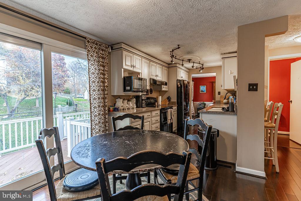 BURKE CENTRE - Residential Lease