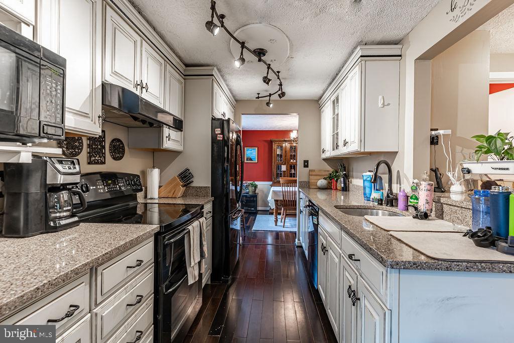 BURKE CENTRE - Residential Lease