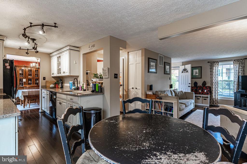 BURKE CENTRE - Residential Lease