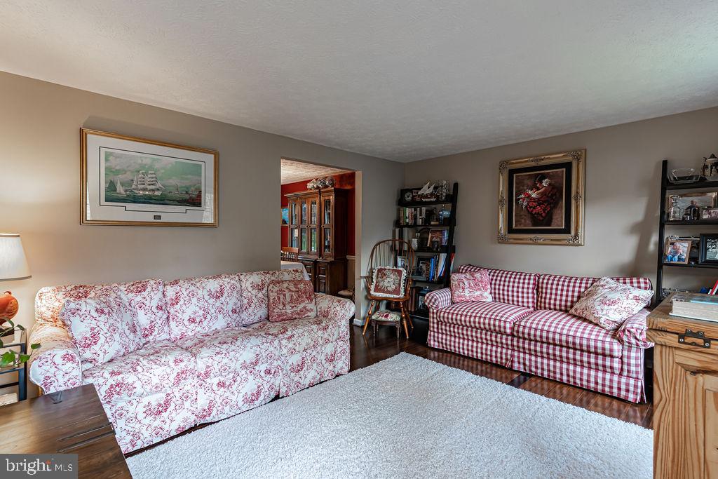 BURKE CENTRE - Residential Lease