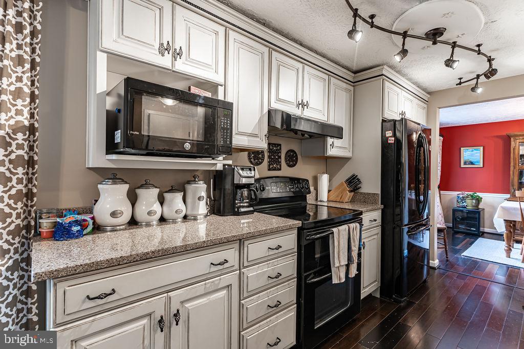 BURKE CENTRE - Residential Lease