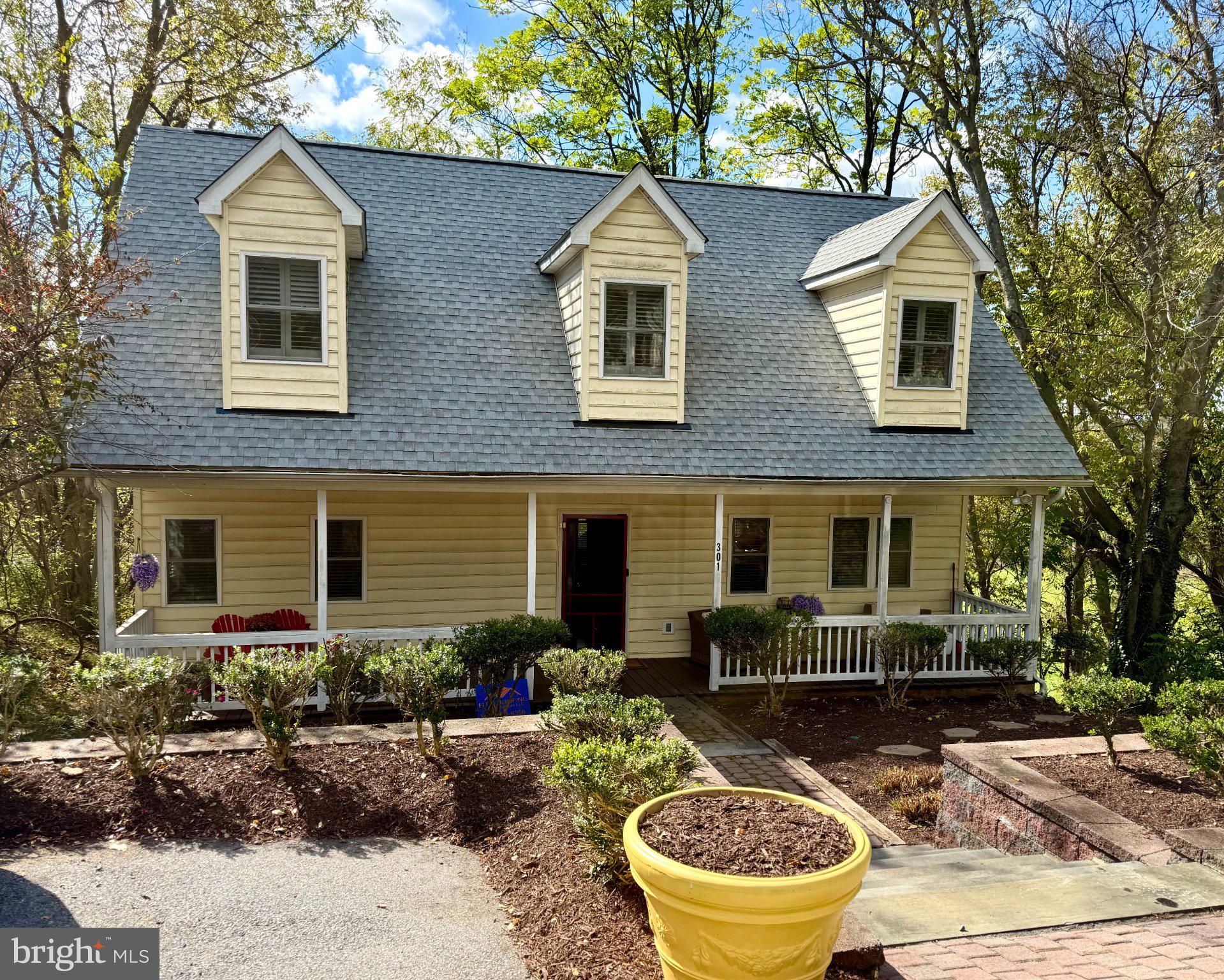 301 HIGH STREET