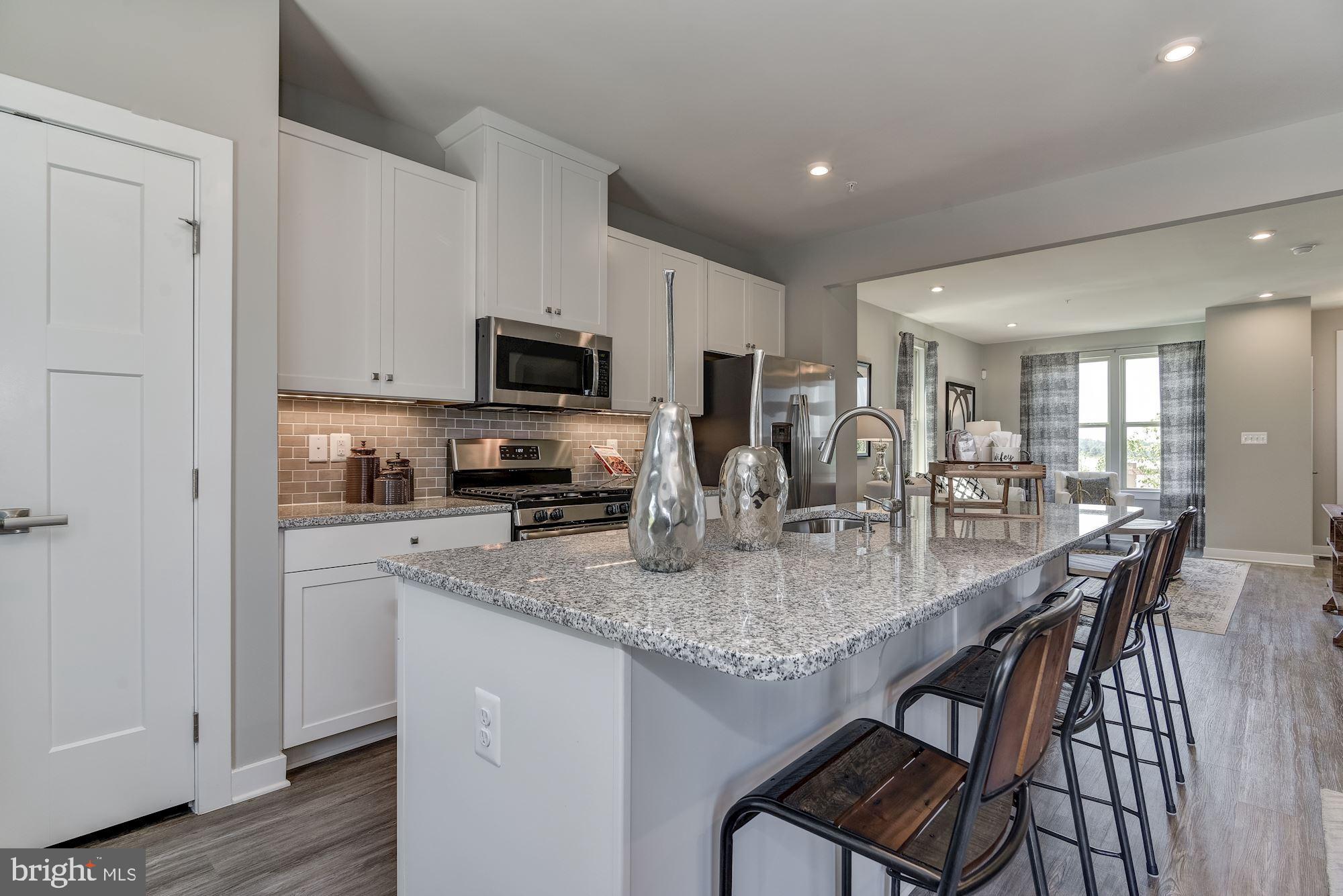 CARDINAL POINTE - Residential