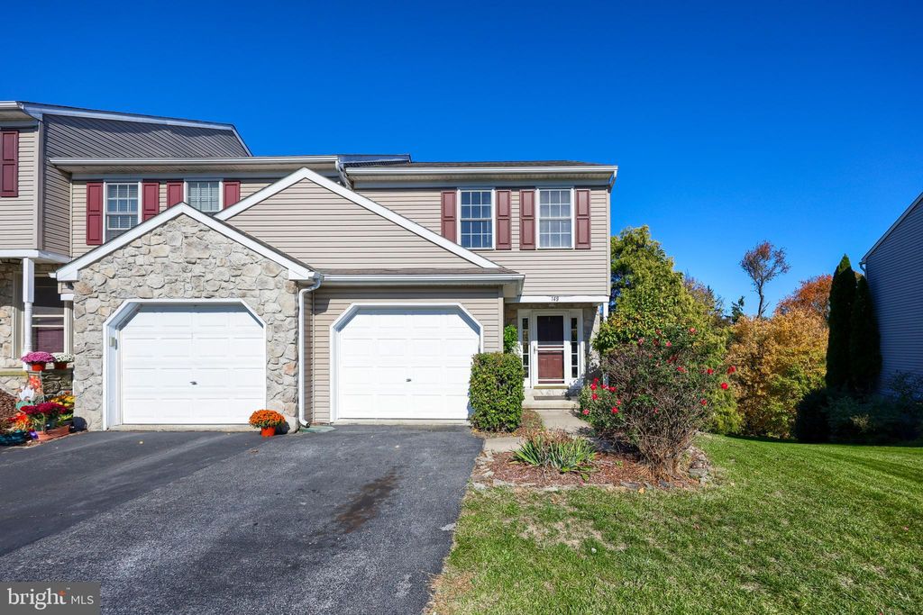 Photo of 149 Acorn Lane, MOUNTVILLE, PA 17554 (MLS # PALA2059324)